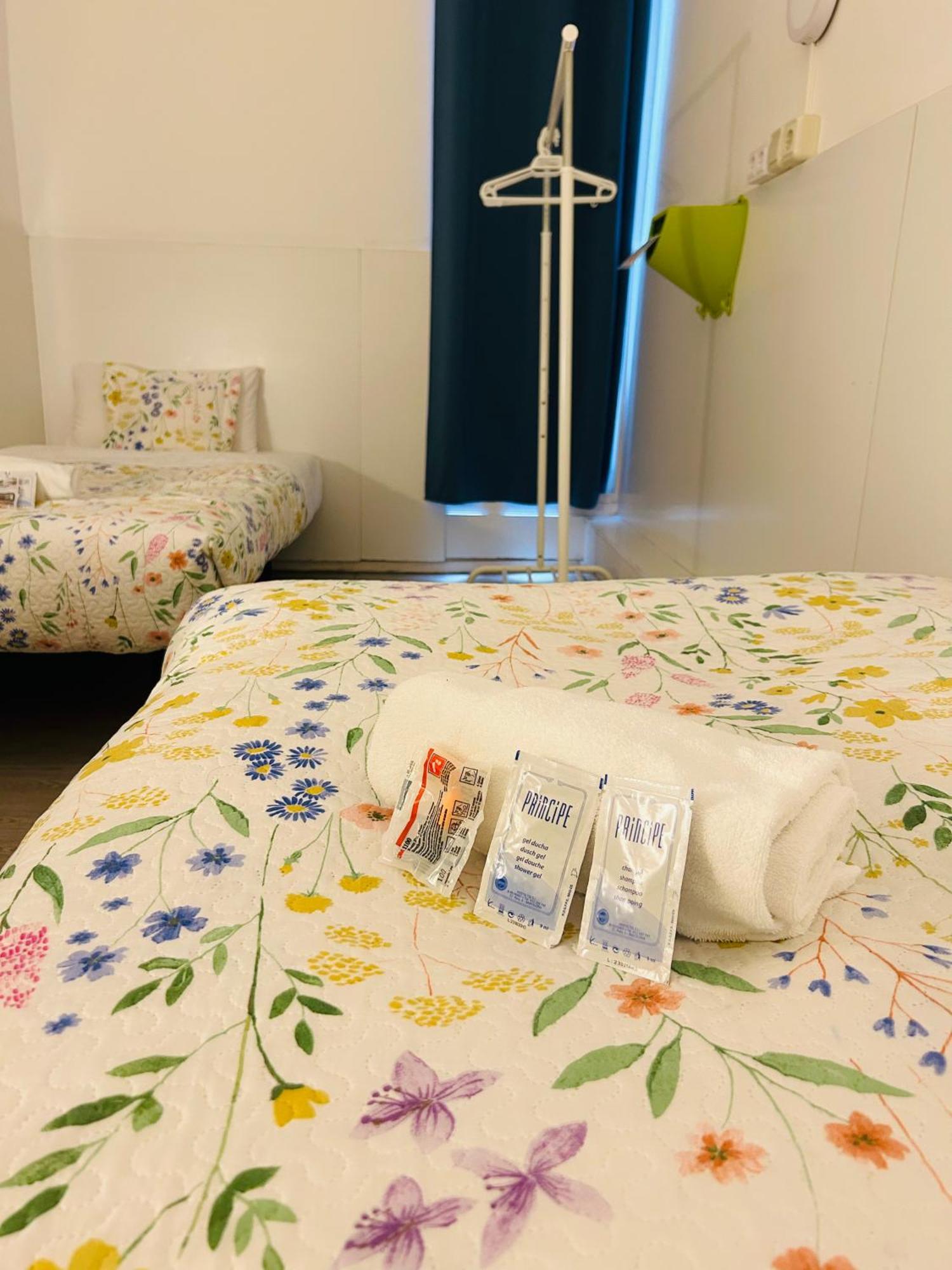 Twin Room Private Bathroom