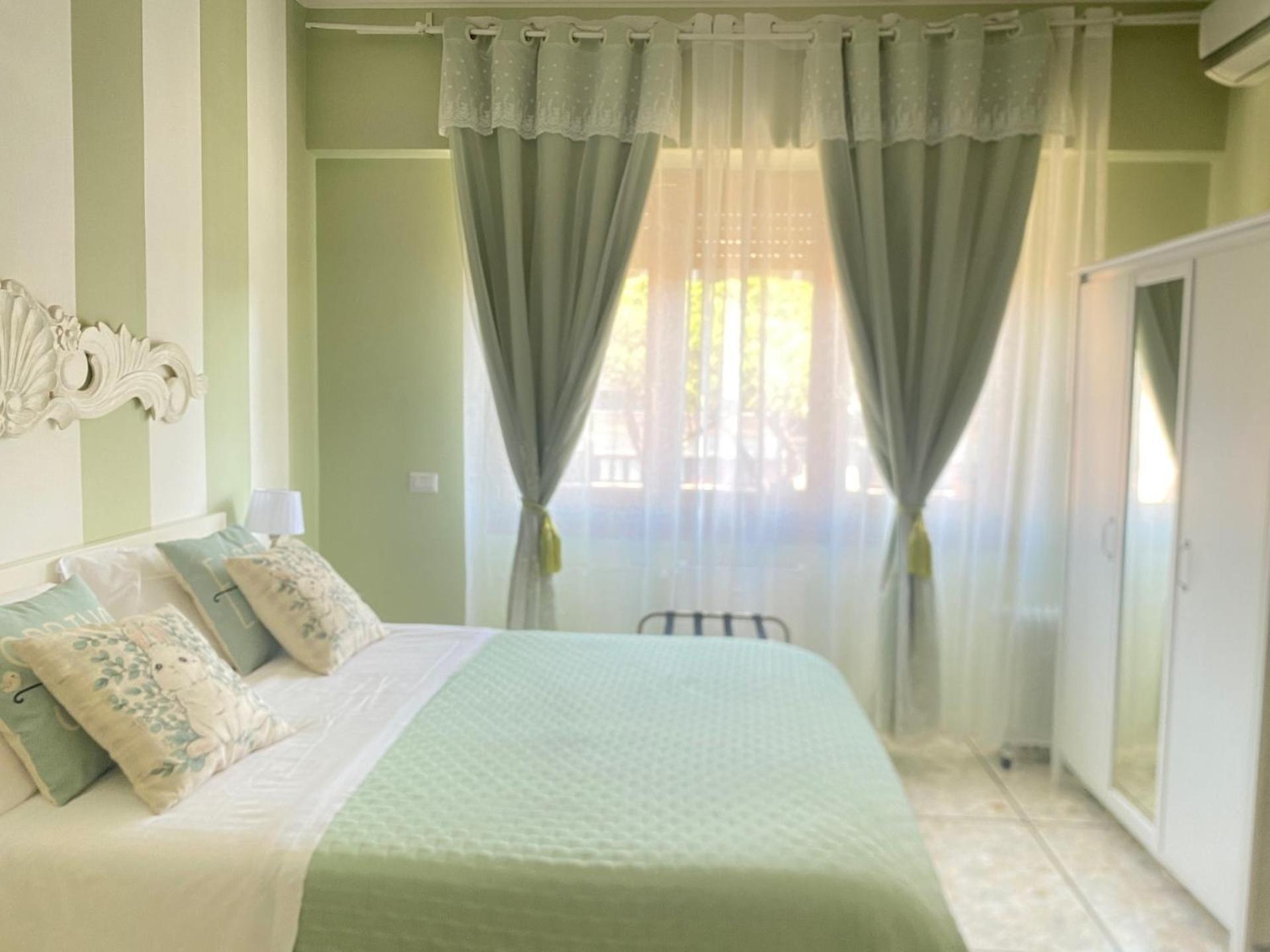 Double Room Private External Bathroom