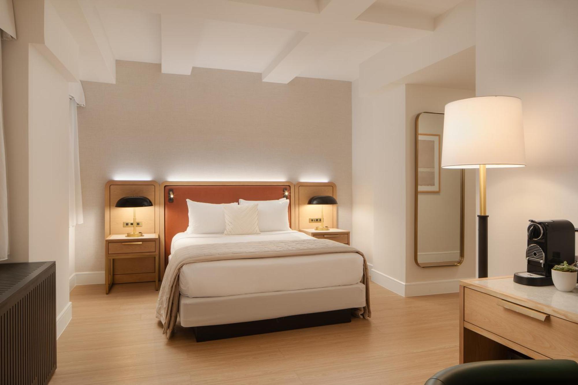 Deluxe King Room