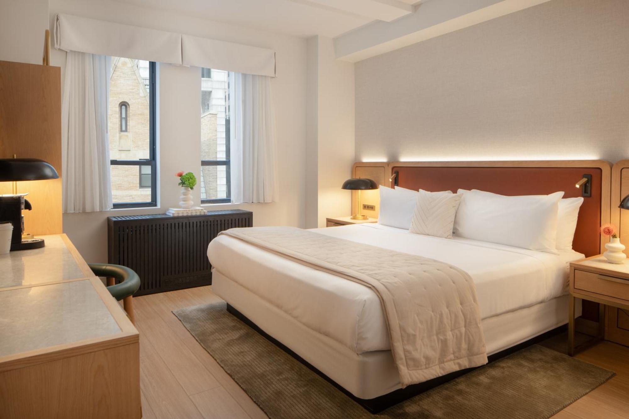Deluxe Queen Room
