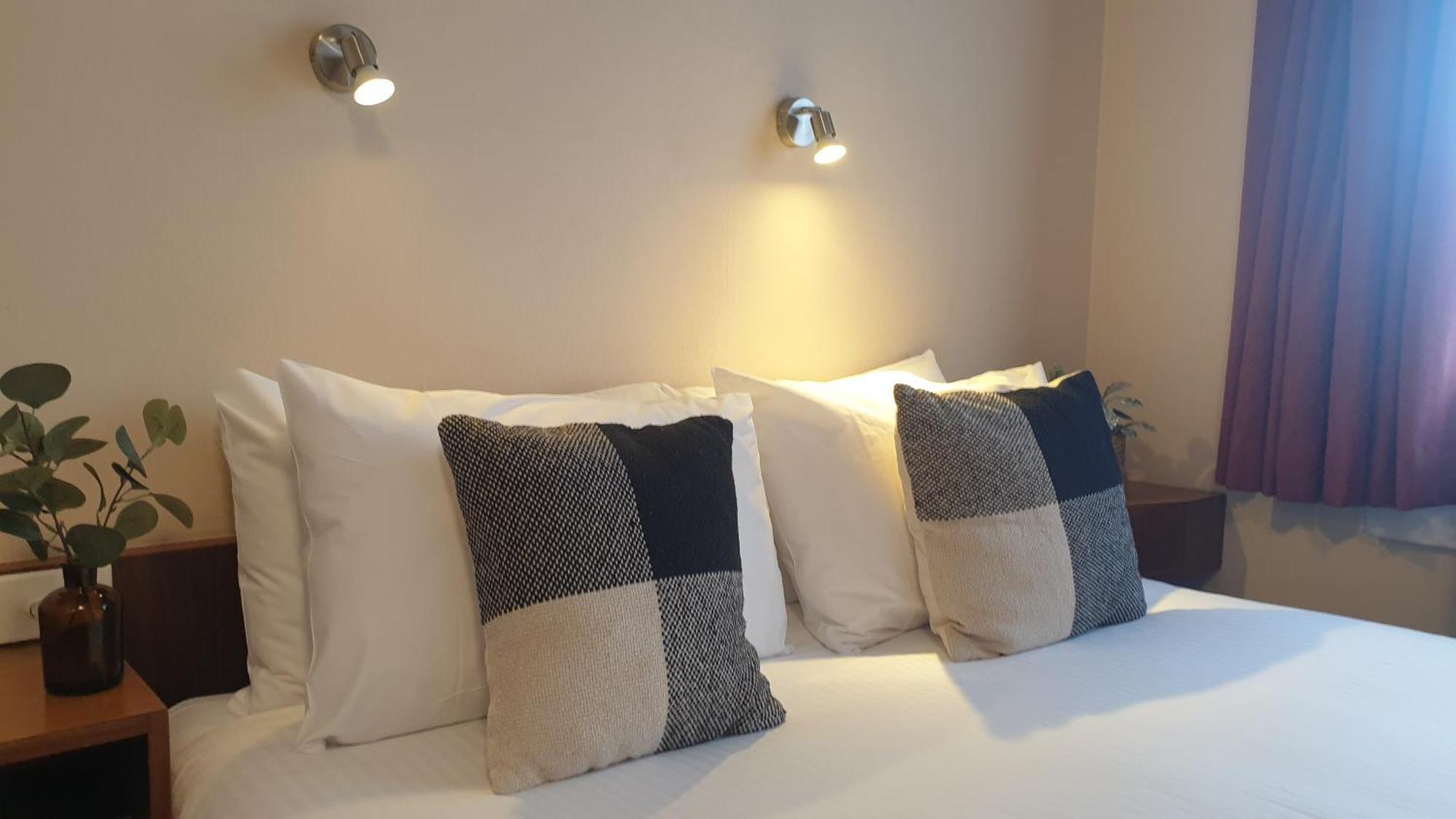 Two Room Suite,1607226375:JPEG