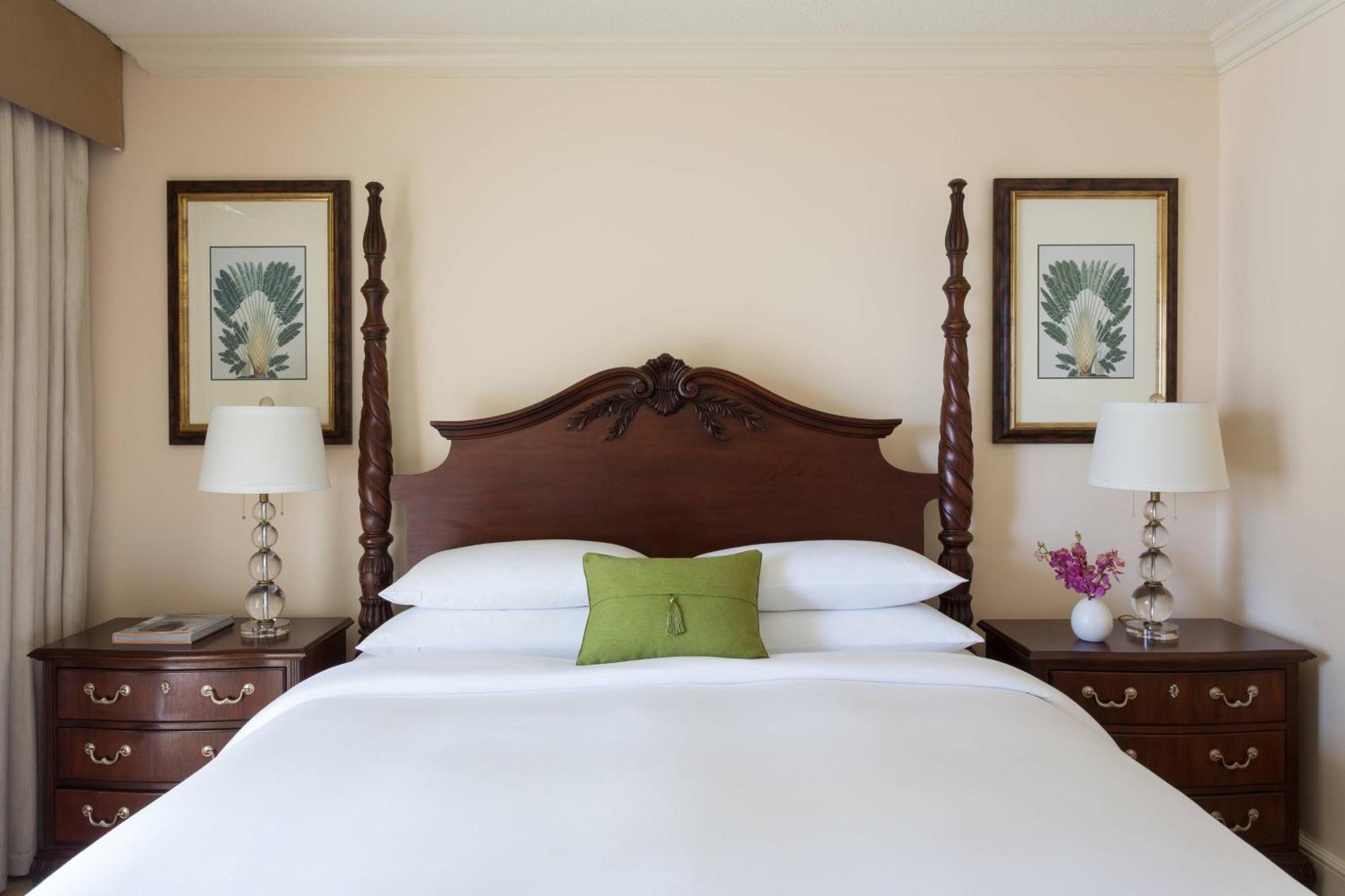 King Suite with Sofa Bed,1616424536:JPEG