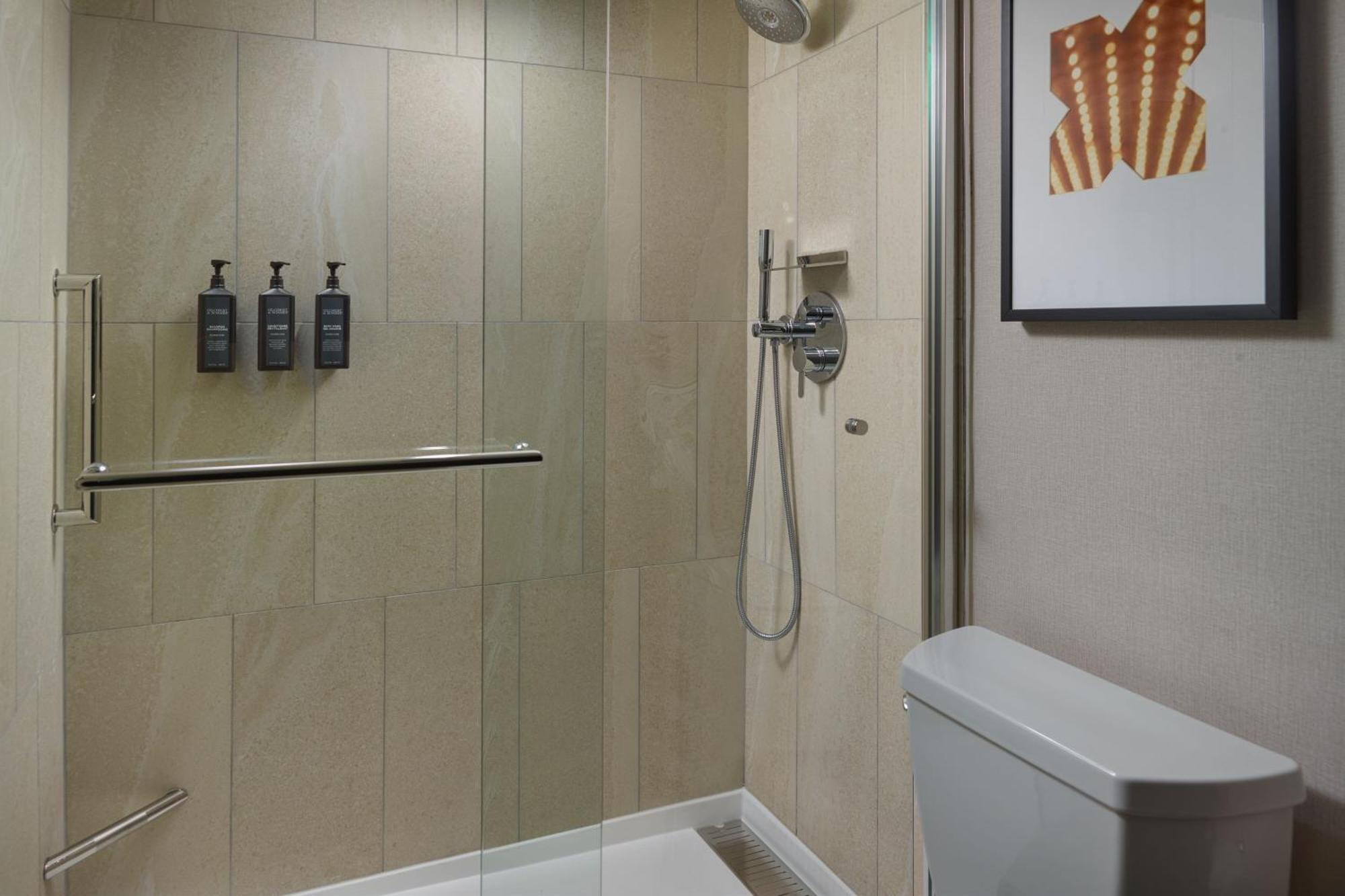 Executive Suite, 1 King,1612960051:JPEG