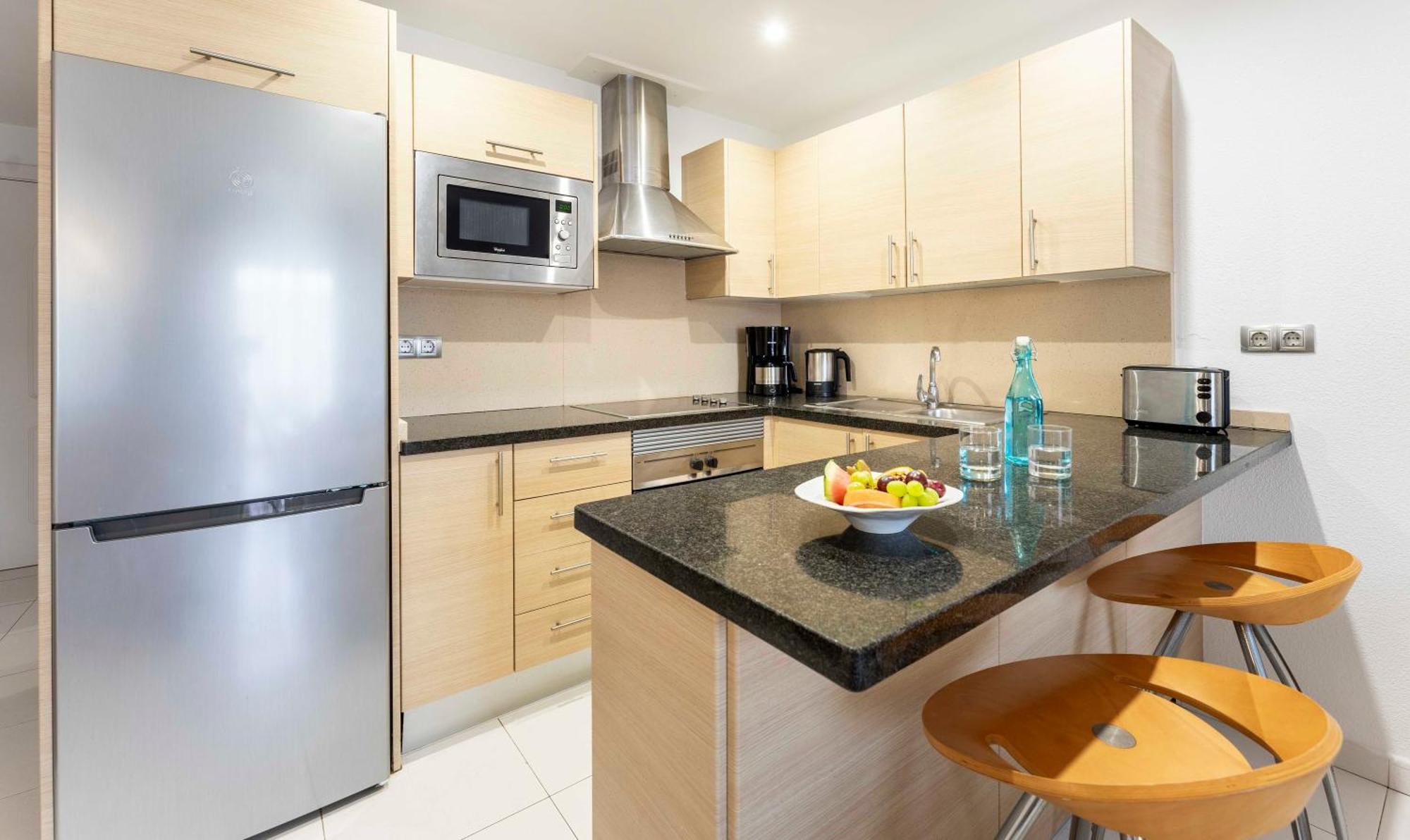 One-Bedroom Apartment with Sea View,1614813129:JPEG