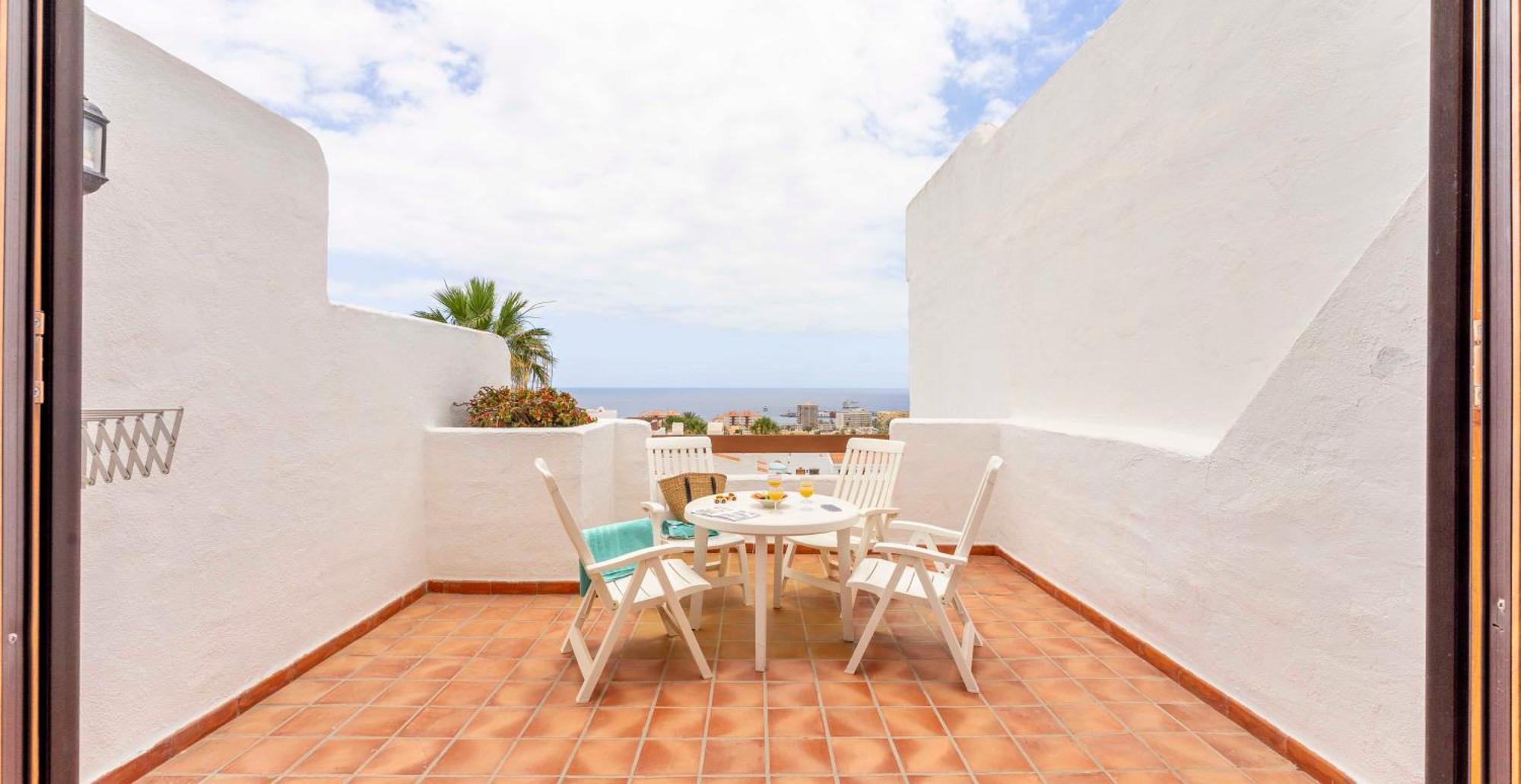Two-Bedroom Apartment Sea View
