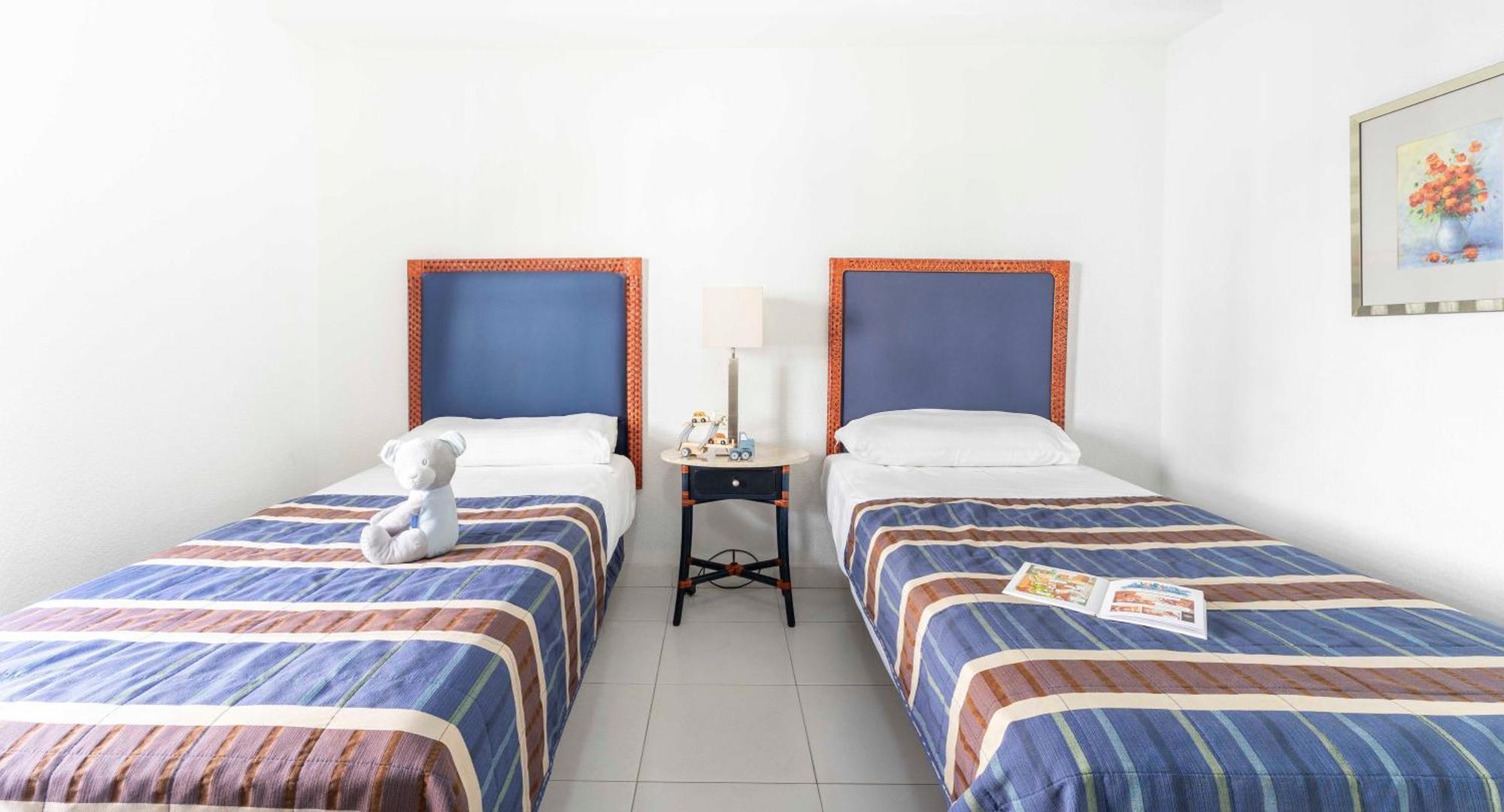 One-Bedroom Apartment Sea View