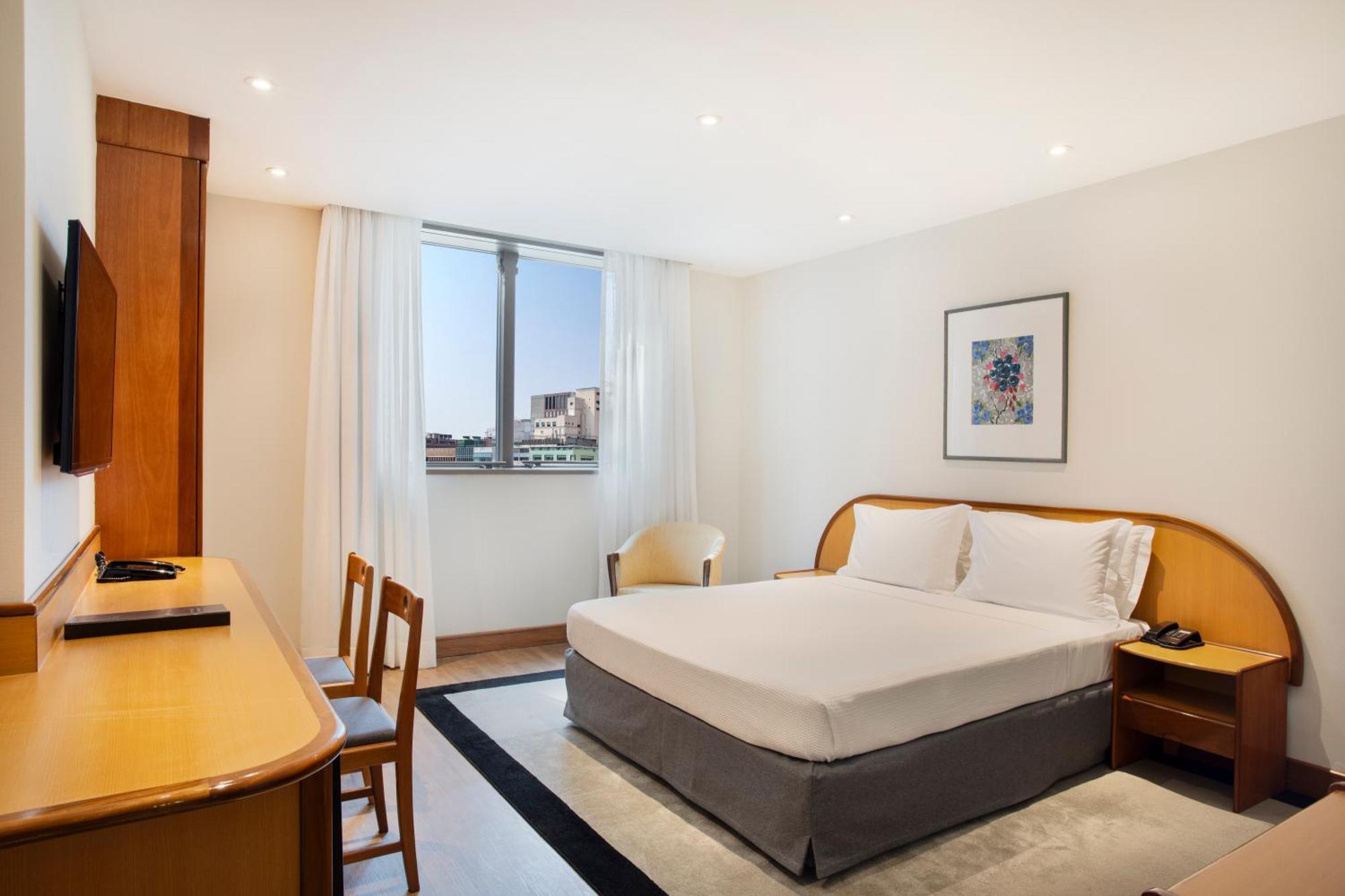 Quarto Luxo com Cama Casal e Vista da Cidade,1615651284:JPEG