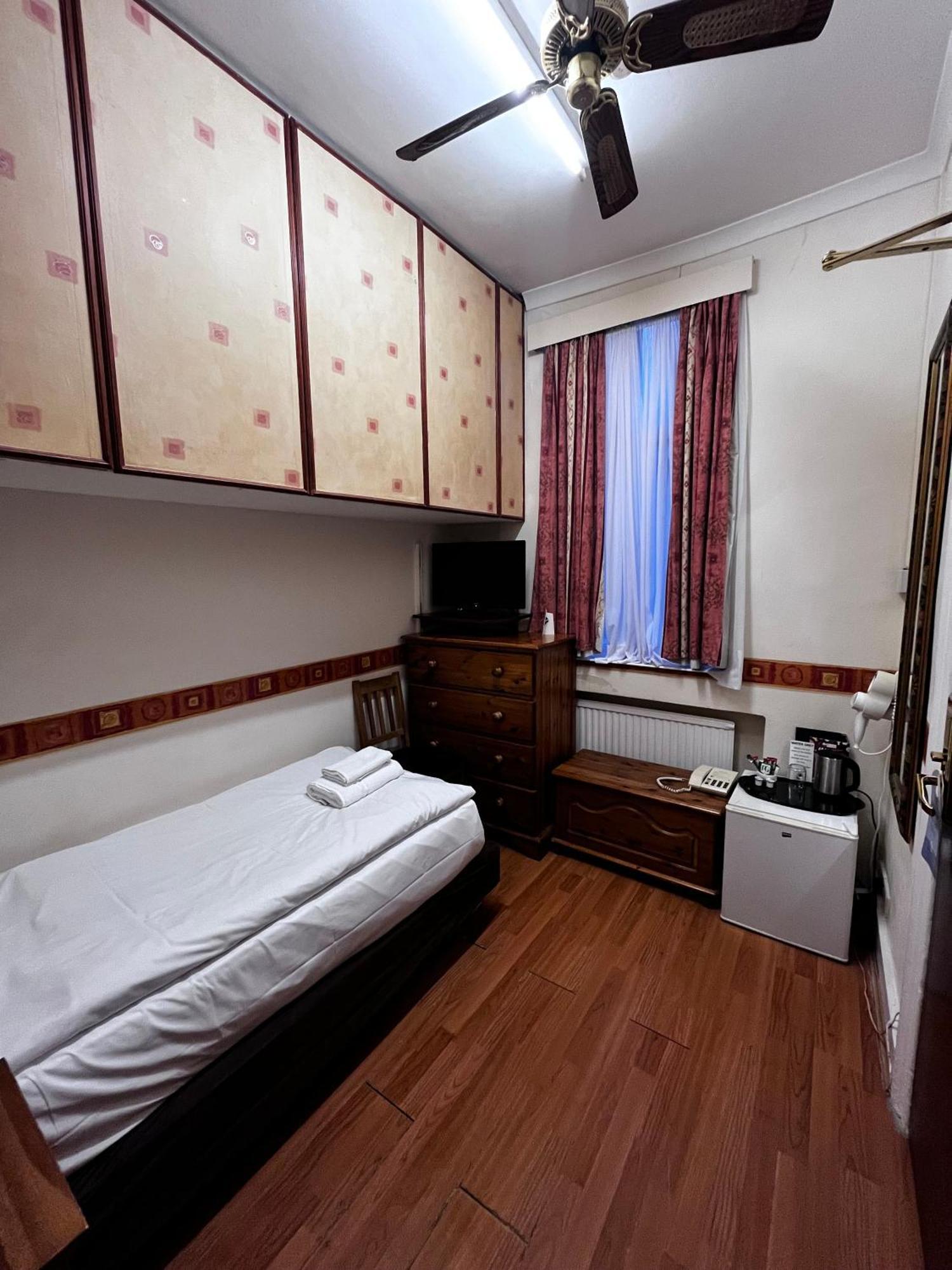 Economy Single Room