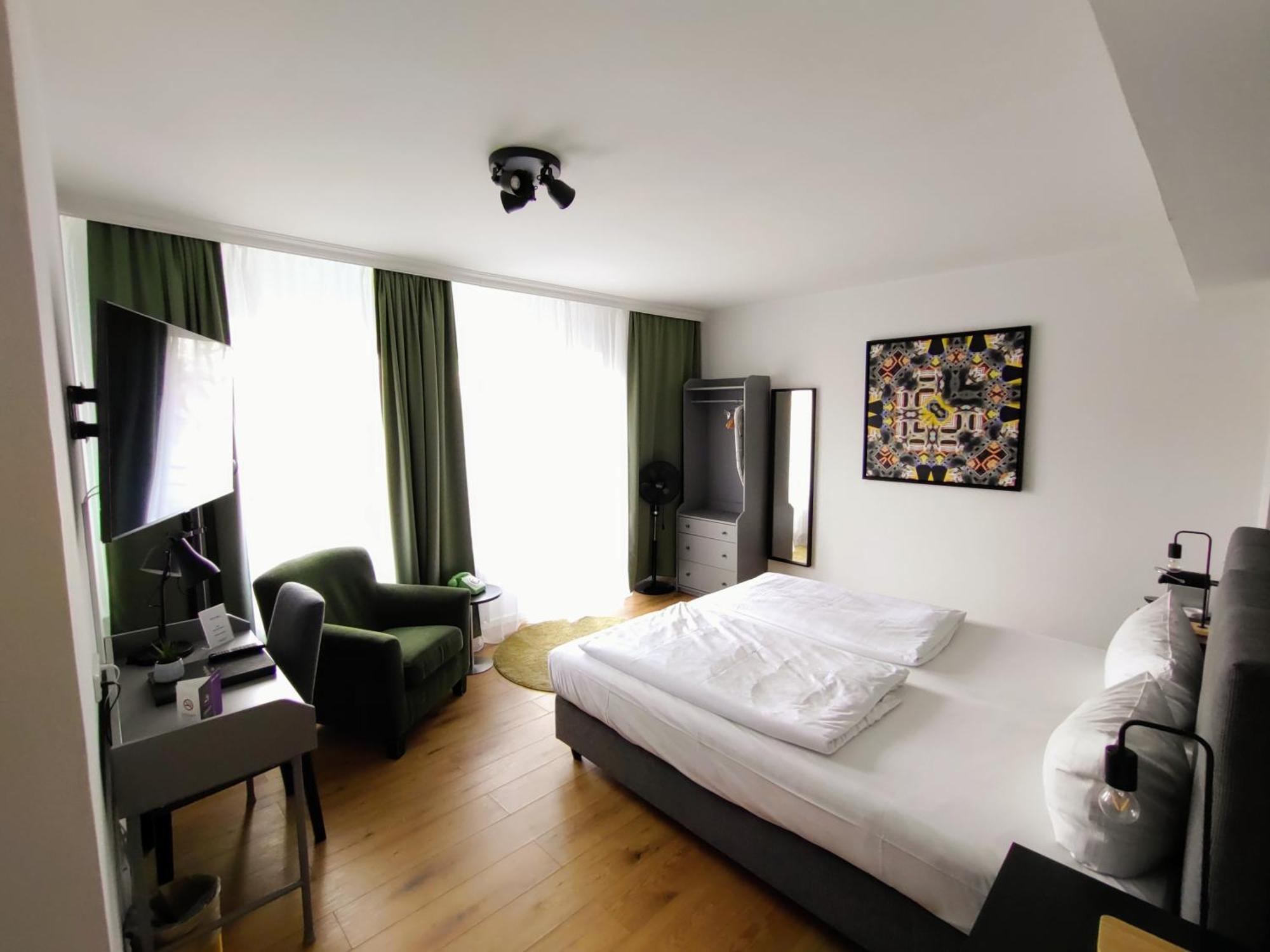 Comfort Double Room Balcony Giant