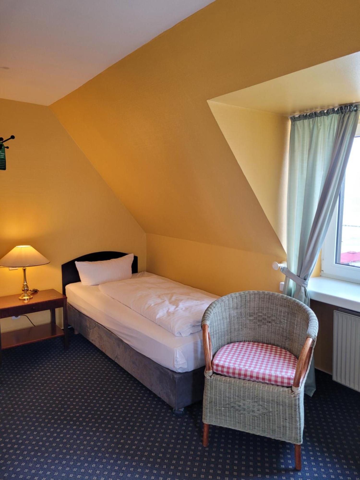 Twin Room Partial Sea View
