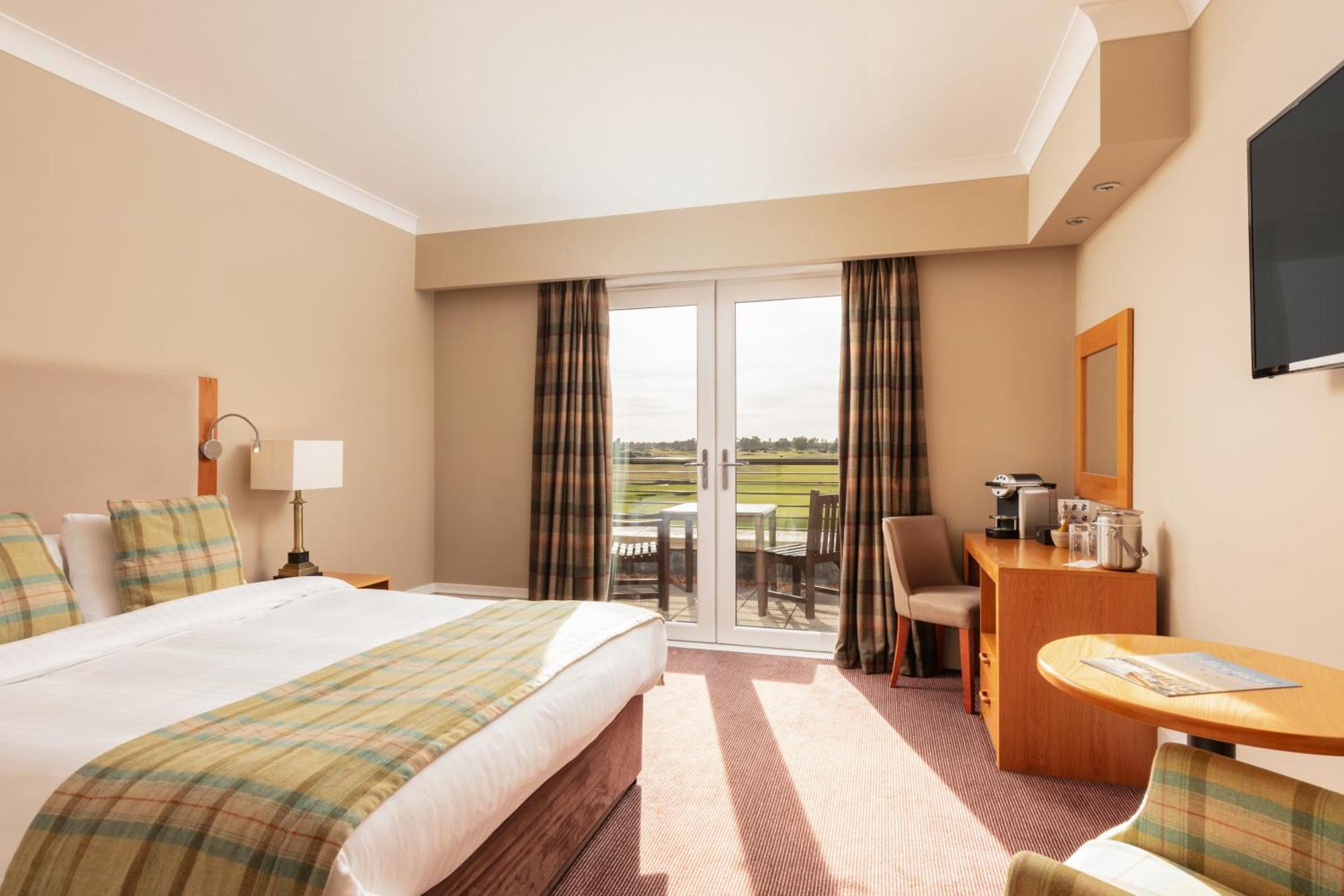 Deluxe Double Room Balcony Golf View,1619168613:JPEG