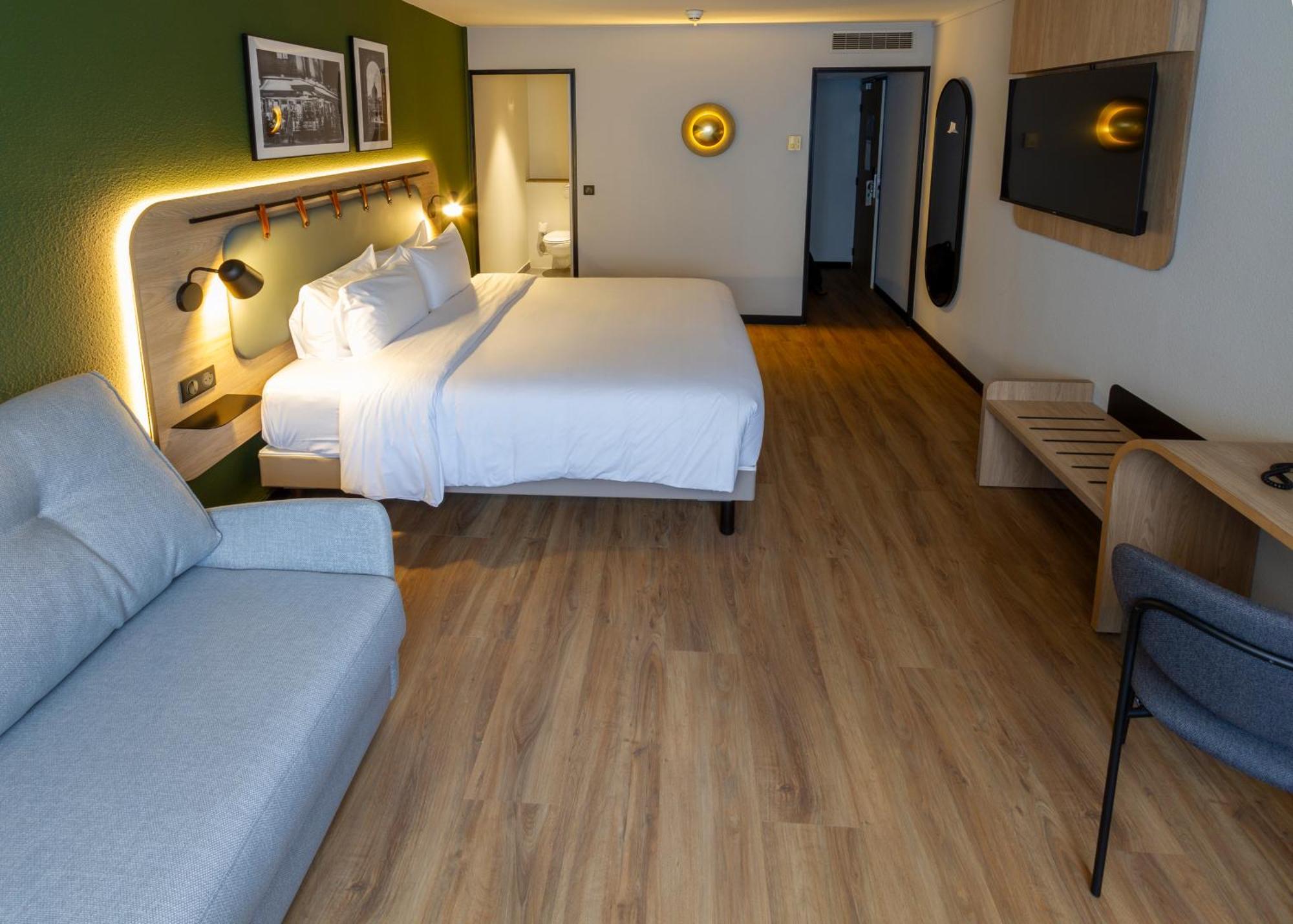 Standard room 1 Queen Bed modular bed,1620202060:JPEG