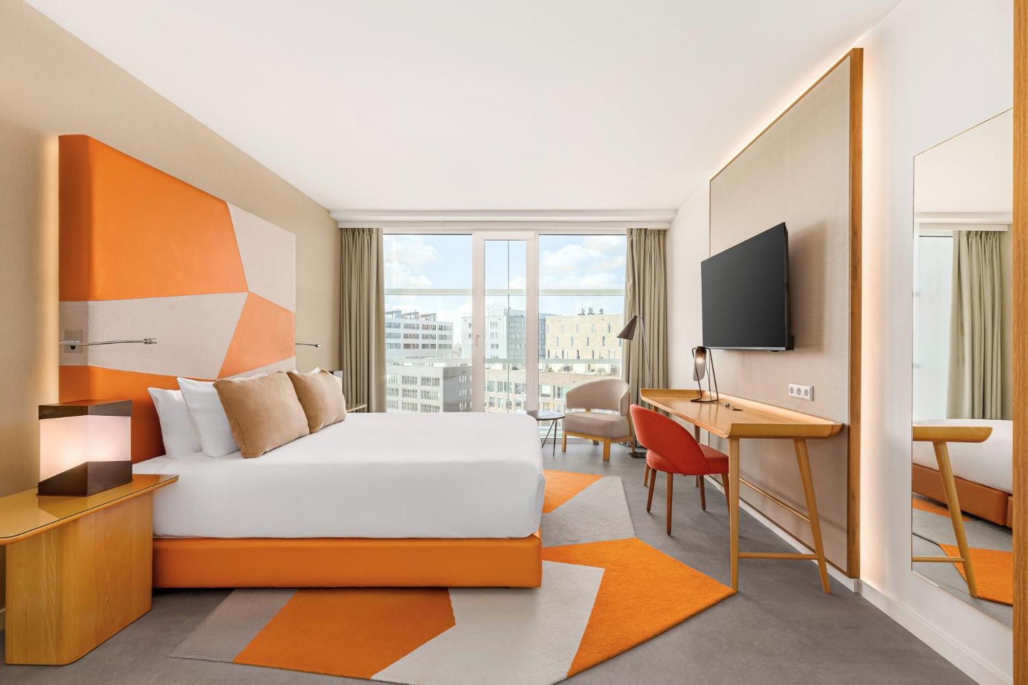 Queen Room Upper Floors