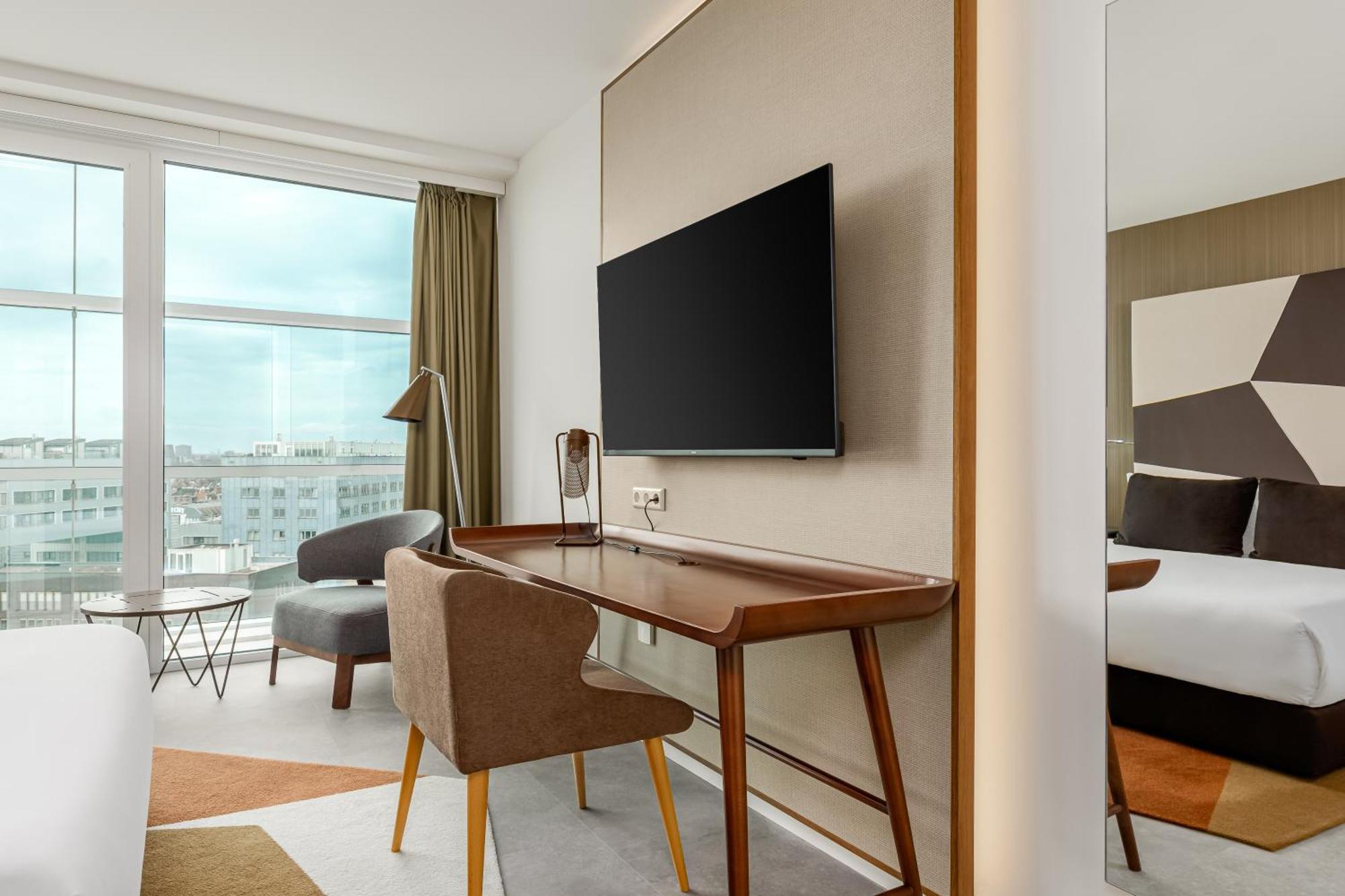 Queen Room Upper Floors