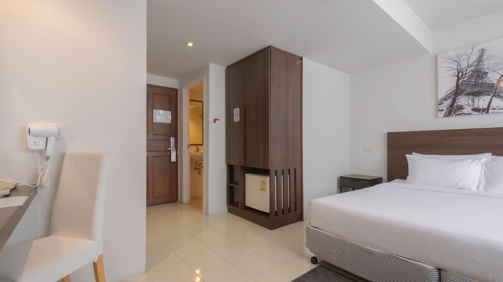 Deluxe Double Room,1627220360:JPEG