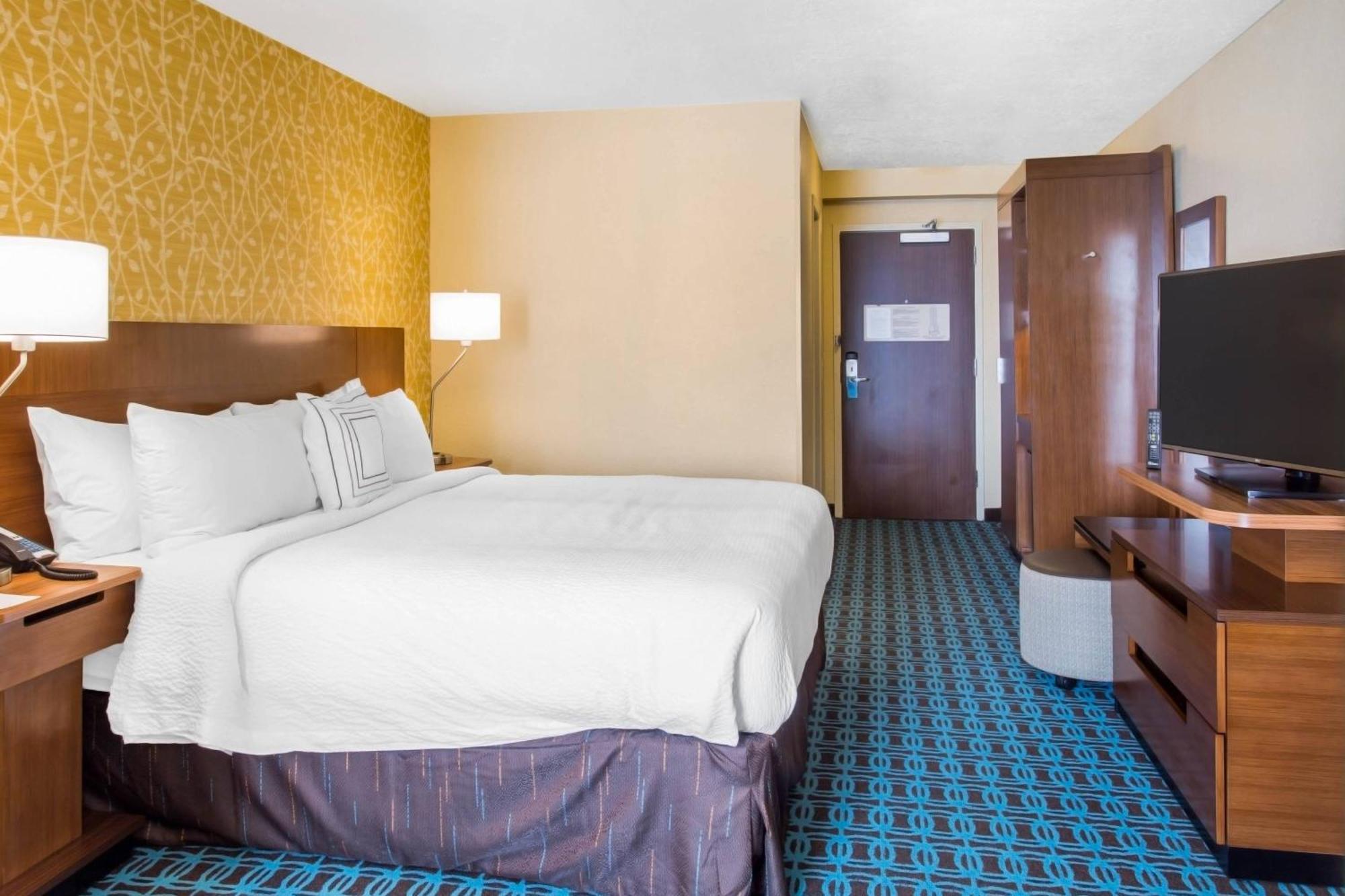King Room with Adapted Tub - Mobility and Hearing Accessible,1632215891:JPEG
