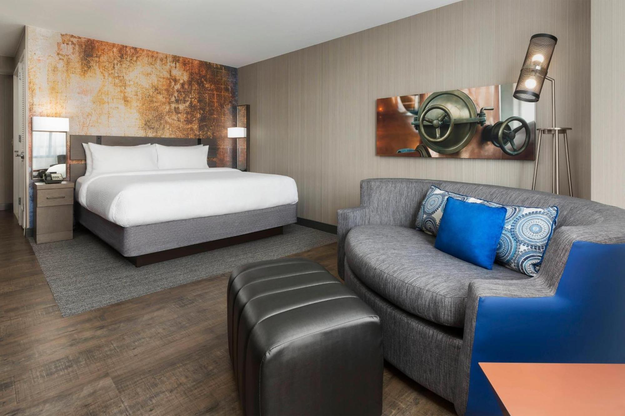 Guest Room, 1 King,1632229407:JPEG