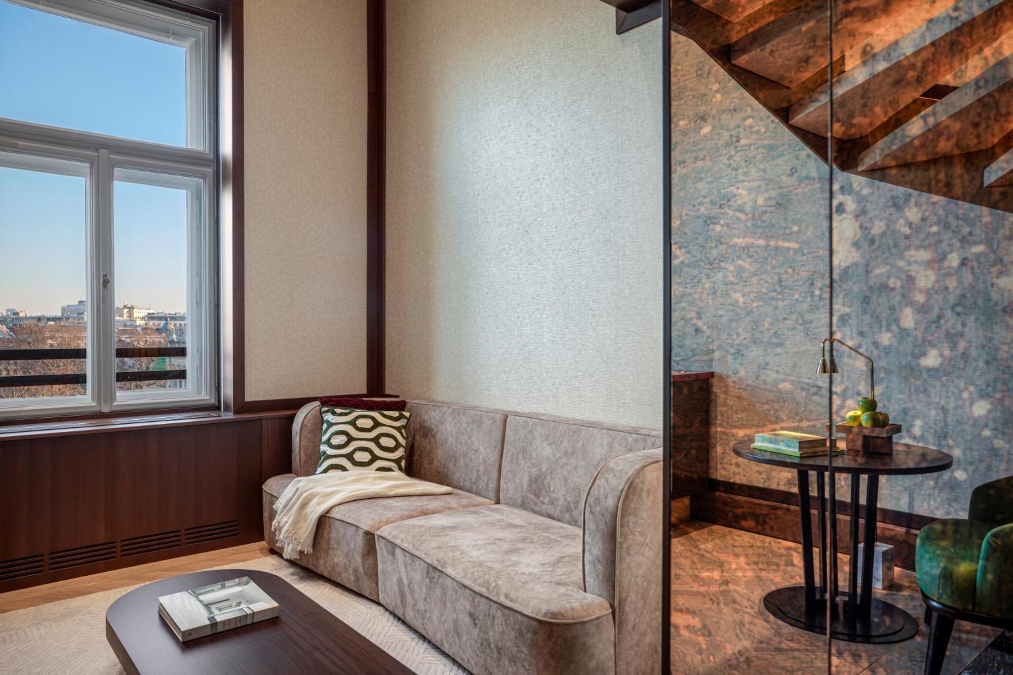 Almanac Duplex Suite Parkview