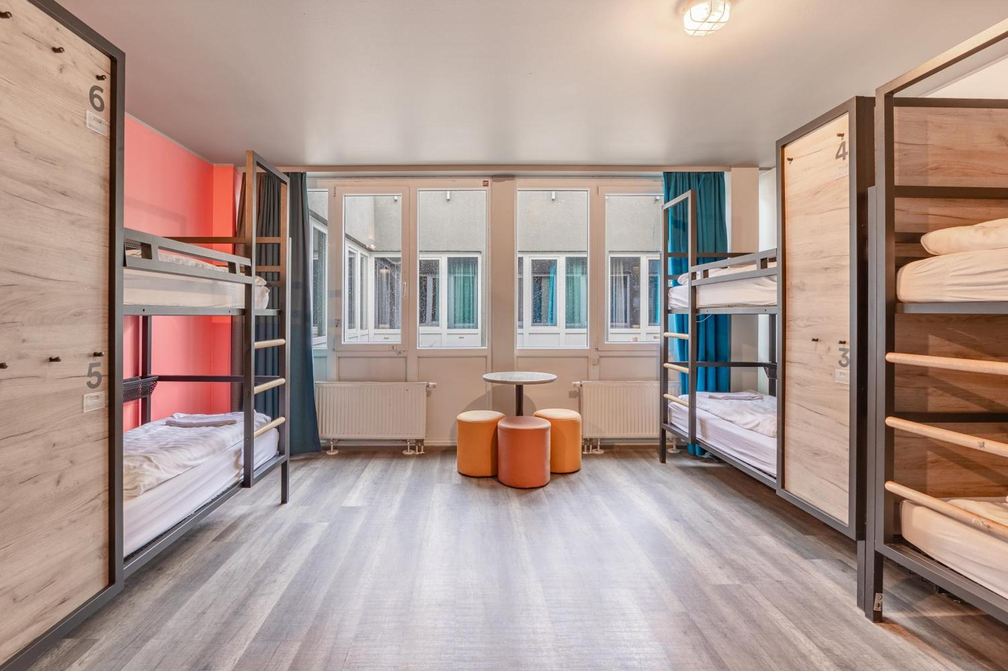 Bed 6-Bed Dormitory Room