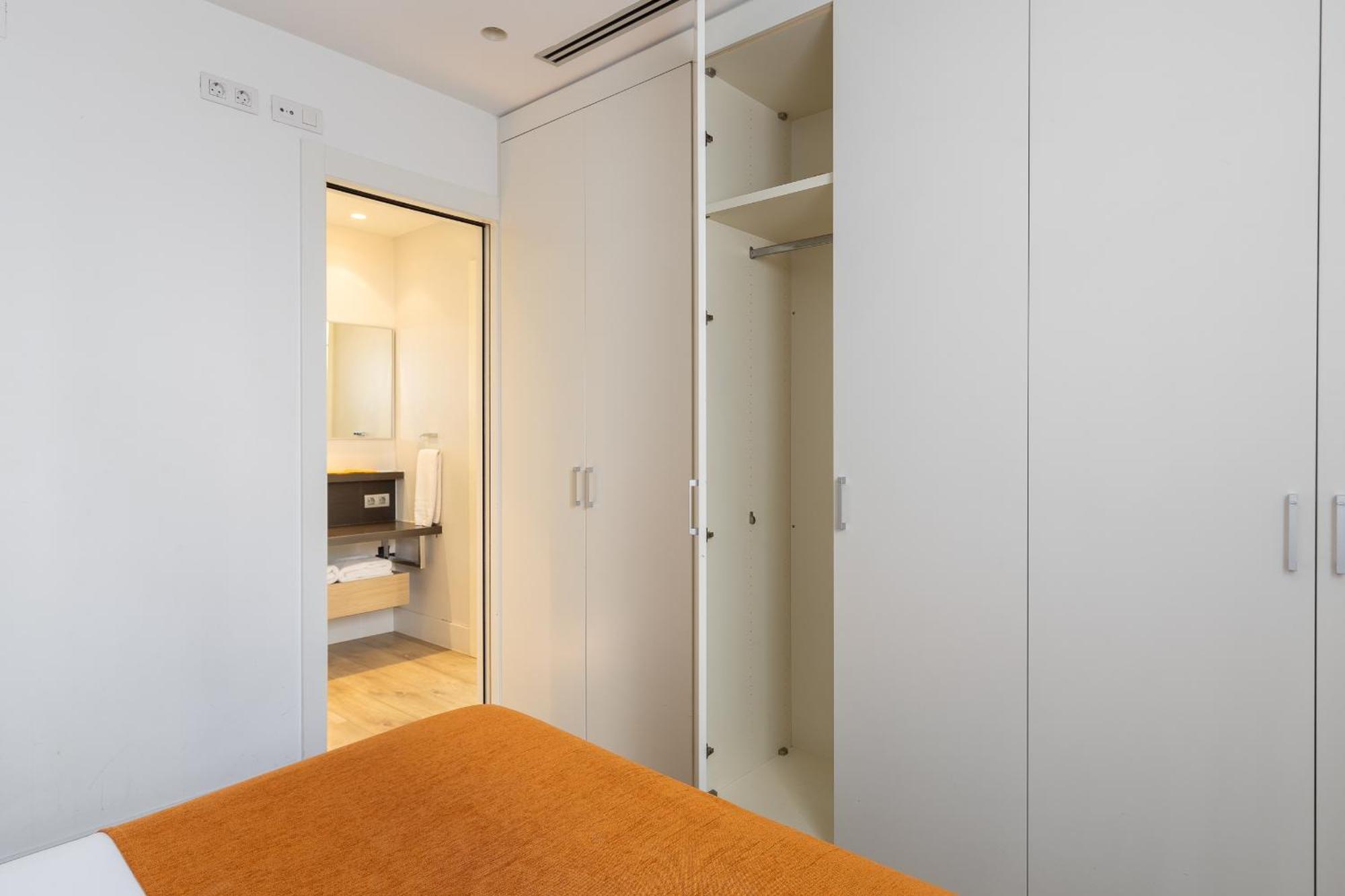 One-Bedroom Apartment 1