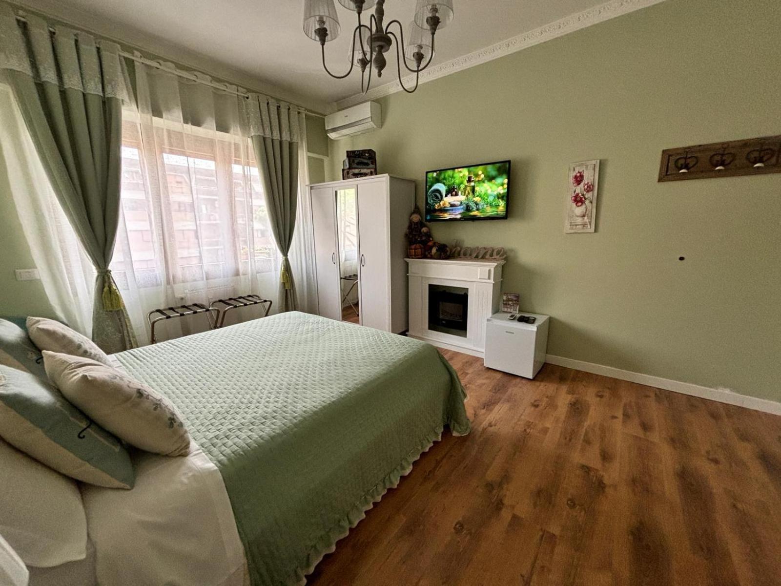 Double Room Private External Bathroom