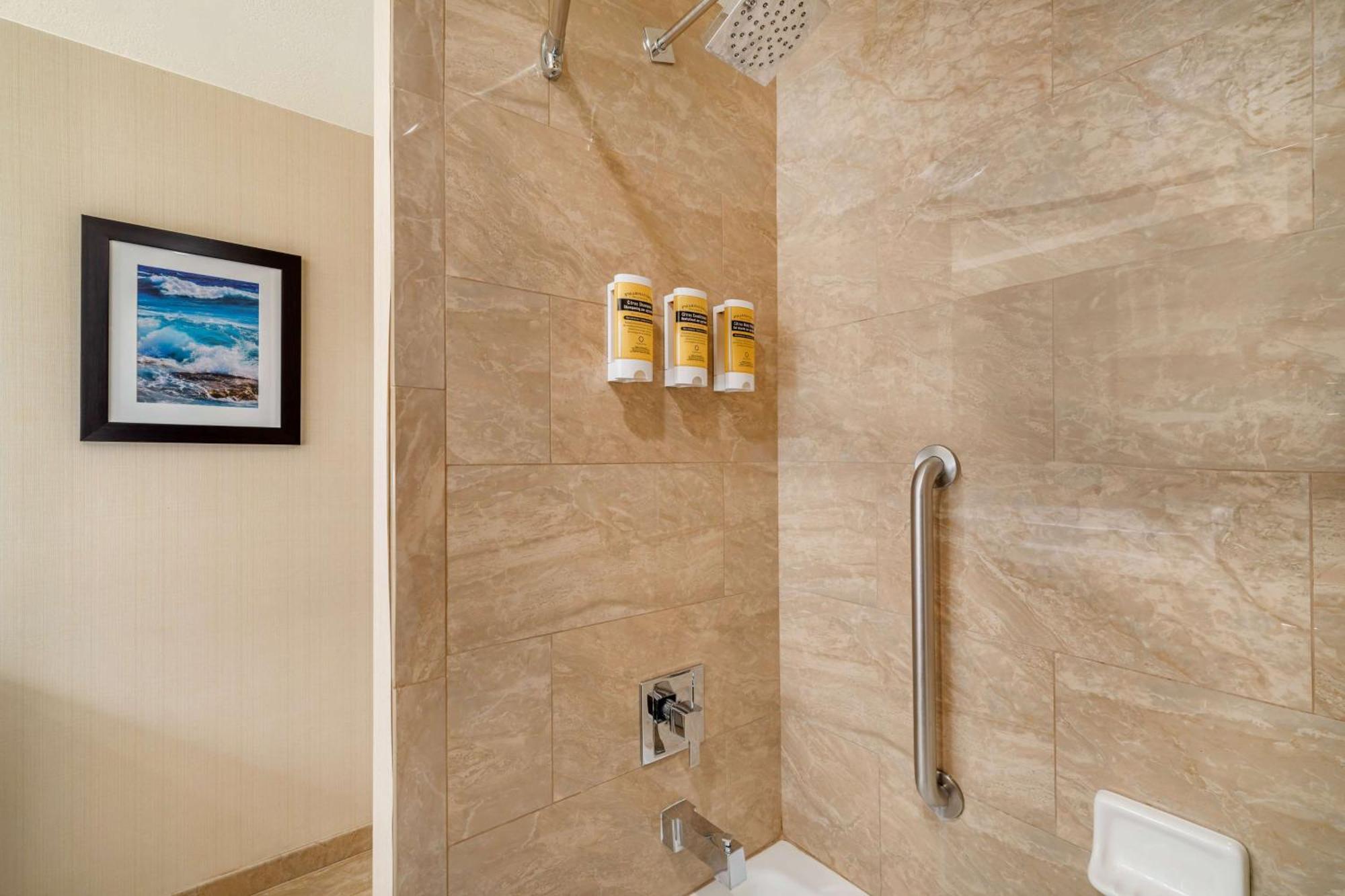 Queen Room with Two Queen Beds - Non-Smoking,1640381993:JPEG