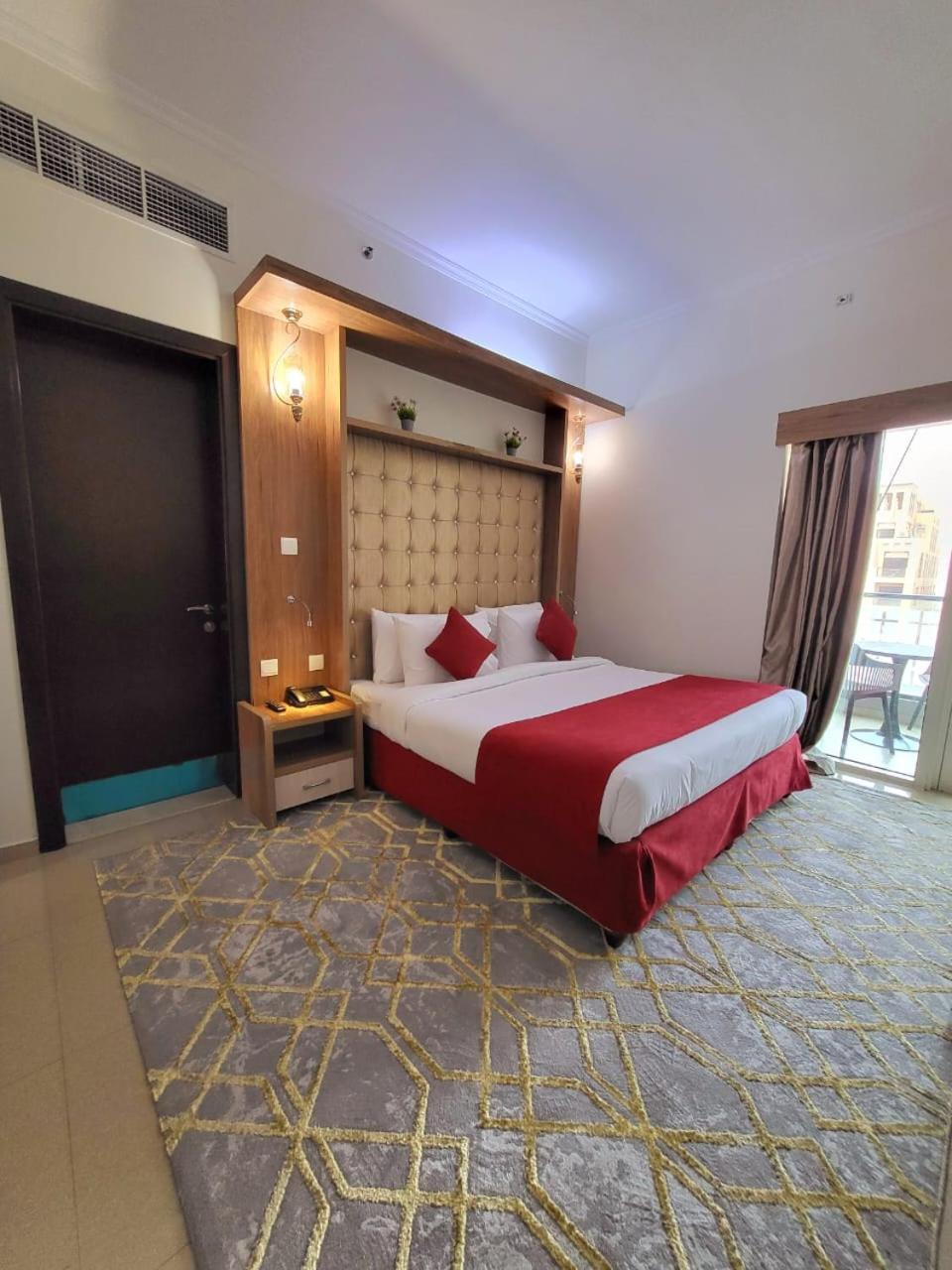 Deluxe Double Room (2 Adults + 1 Child)
