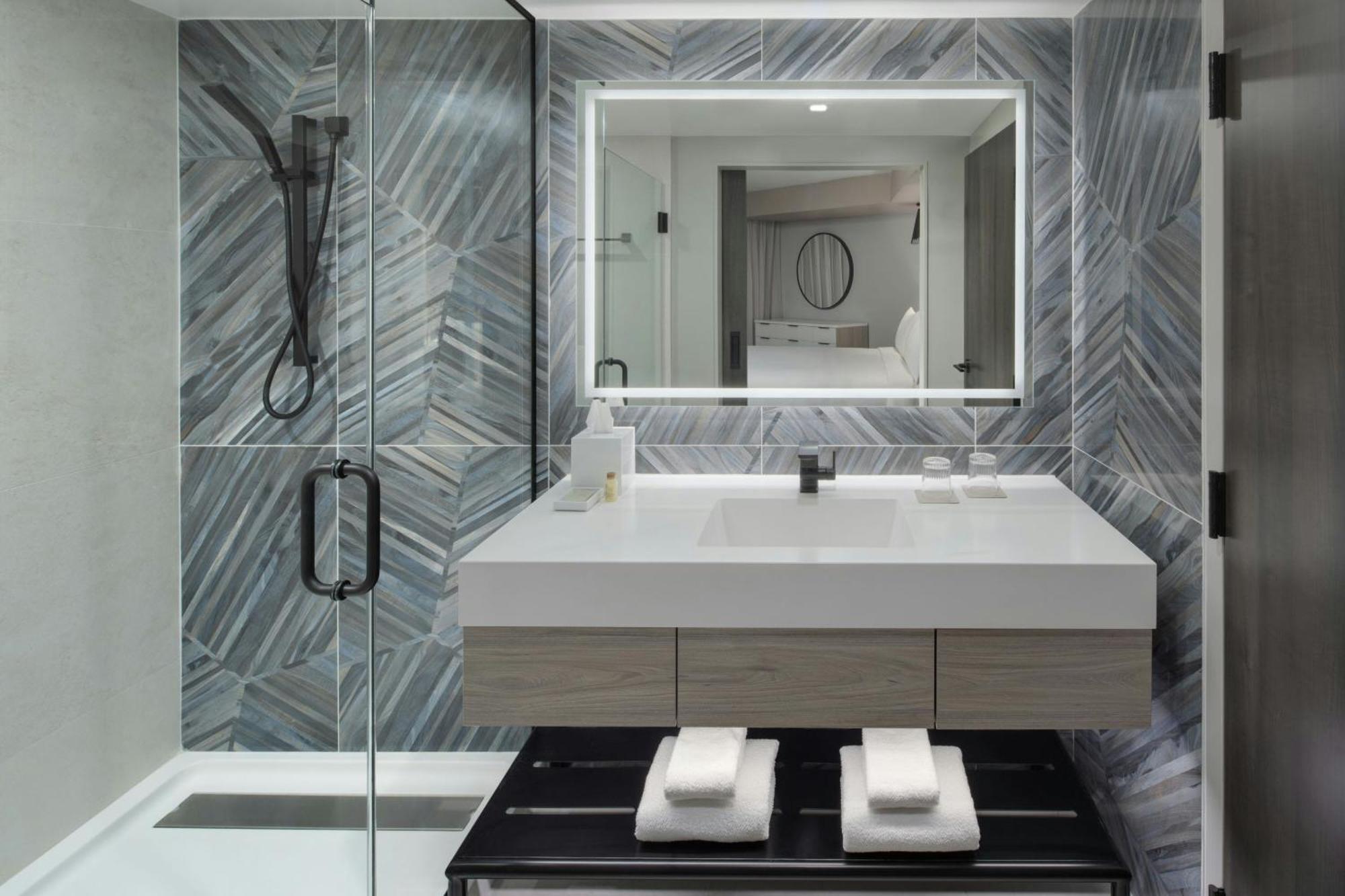 Standard Queen Room with Two Queen Beds,1642315819:JPEG