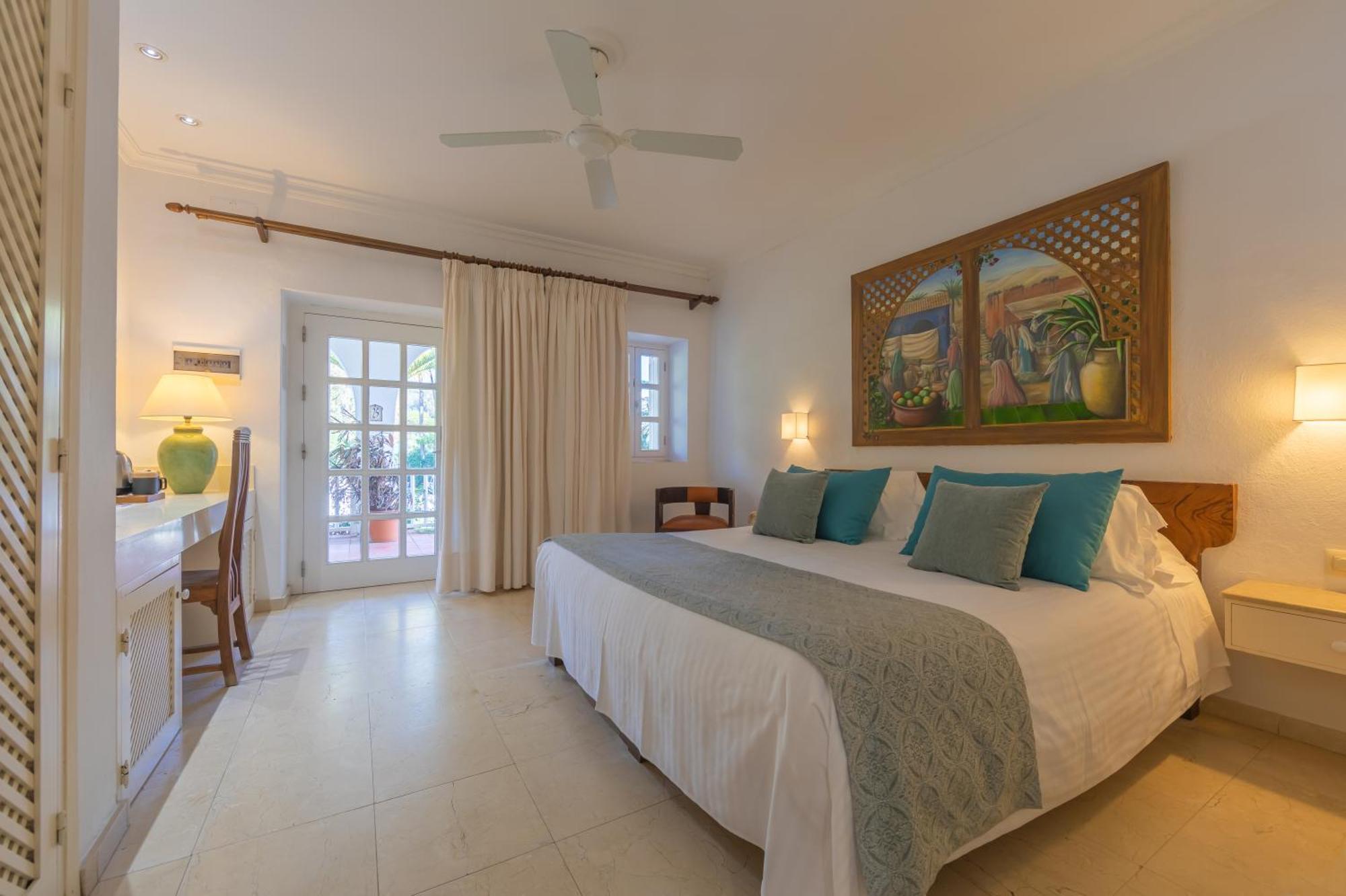 Double or Twin Room with Mountain View,1642319816:JPEG