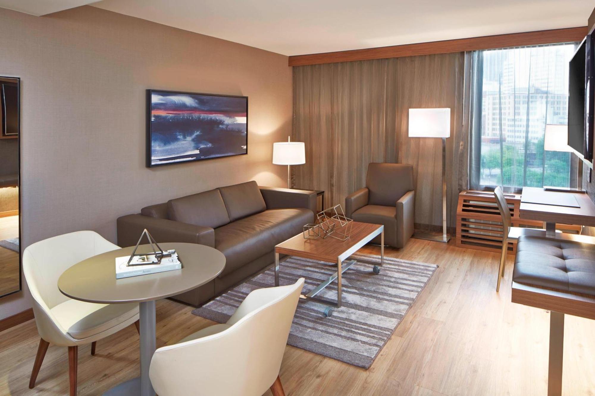 1 Bedroom Suite, 1 King, Sofa bed,1671869276:JPEG