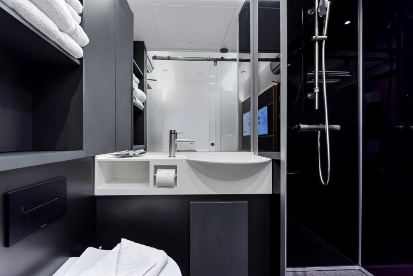 Queen Room without Window