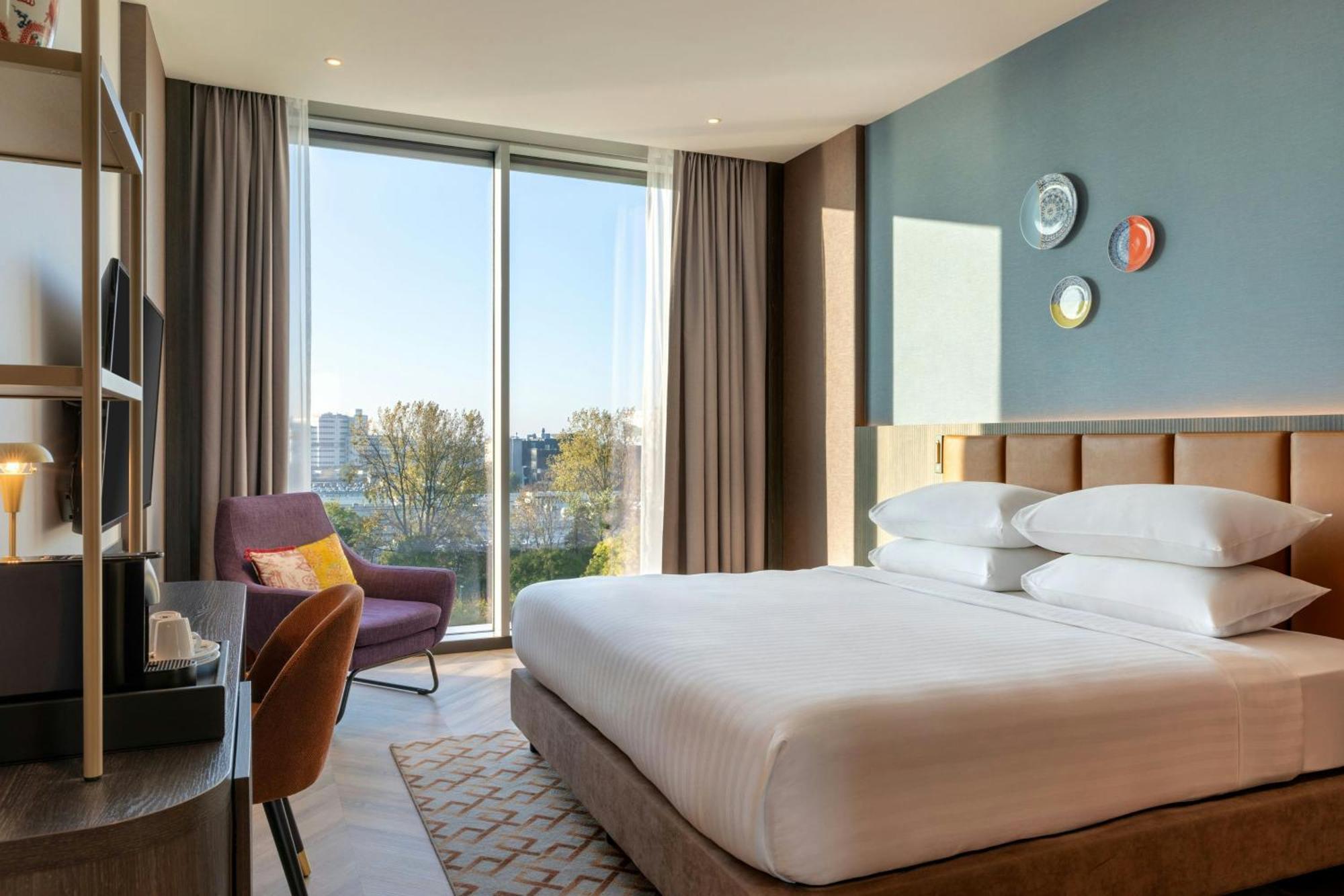 Deluxe Super King Room