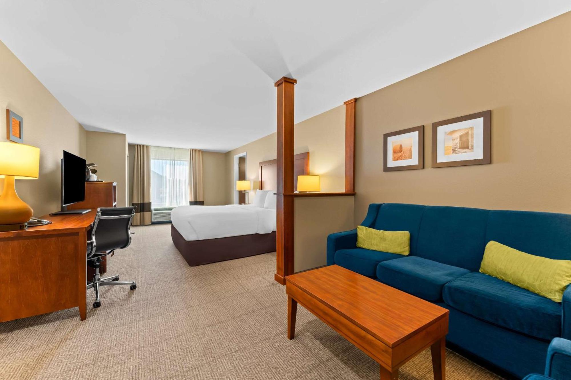 King Suite - Accessible/Non-Smoking,1645678625:JPEG