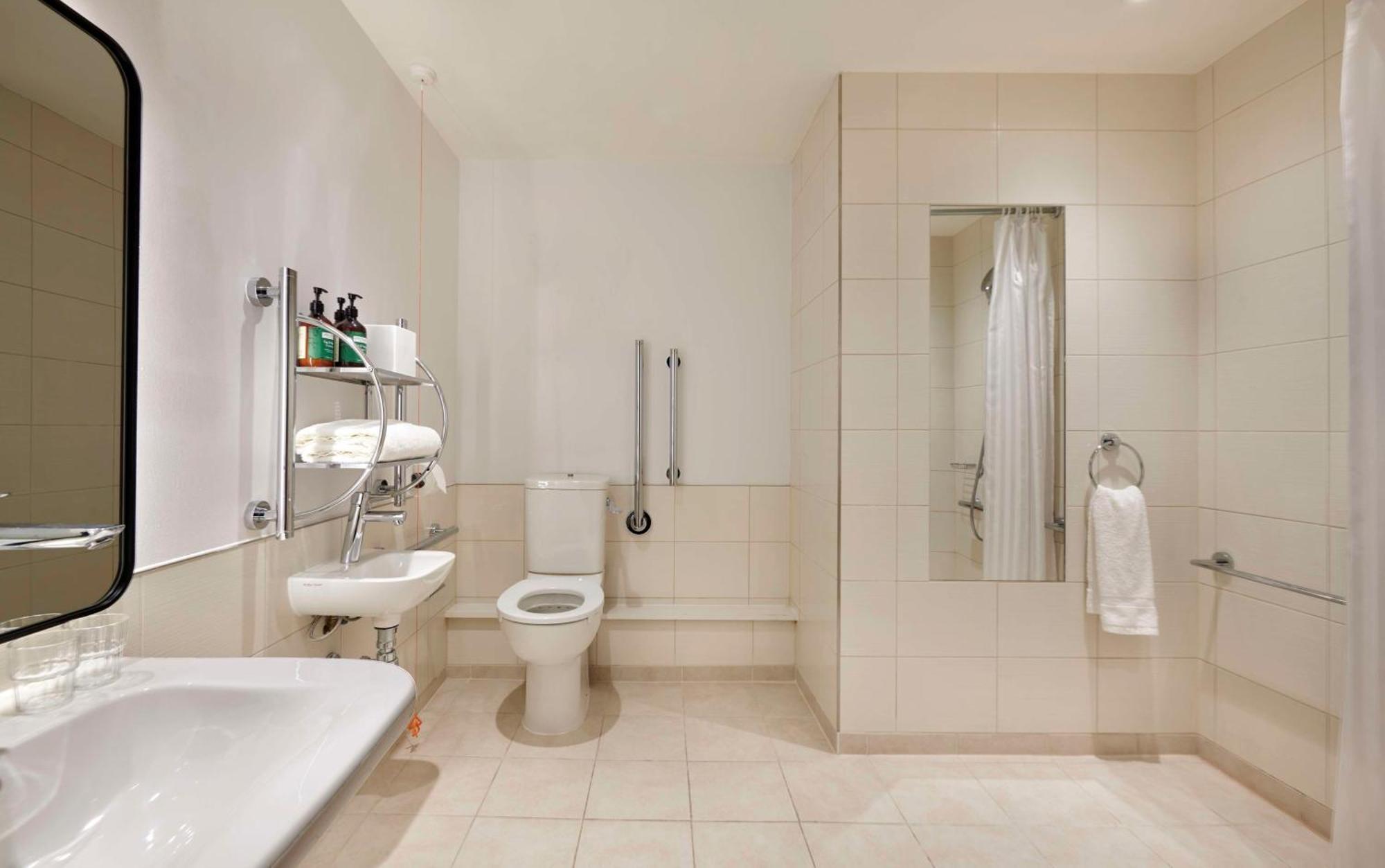 King Studio Kitchenette Accessible