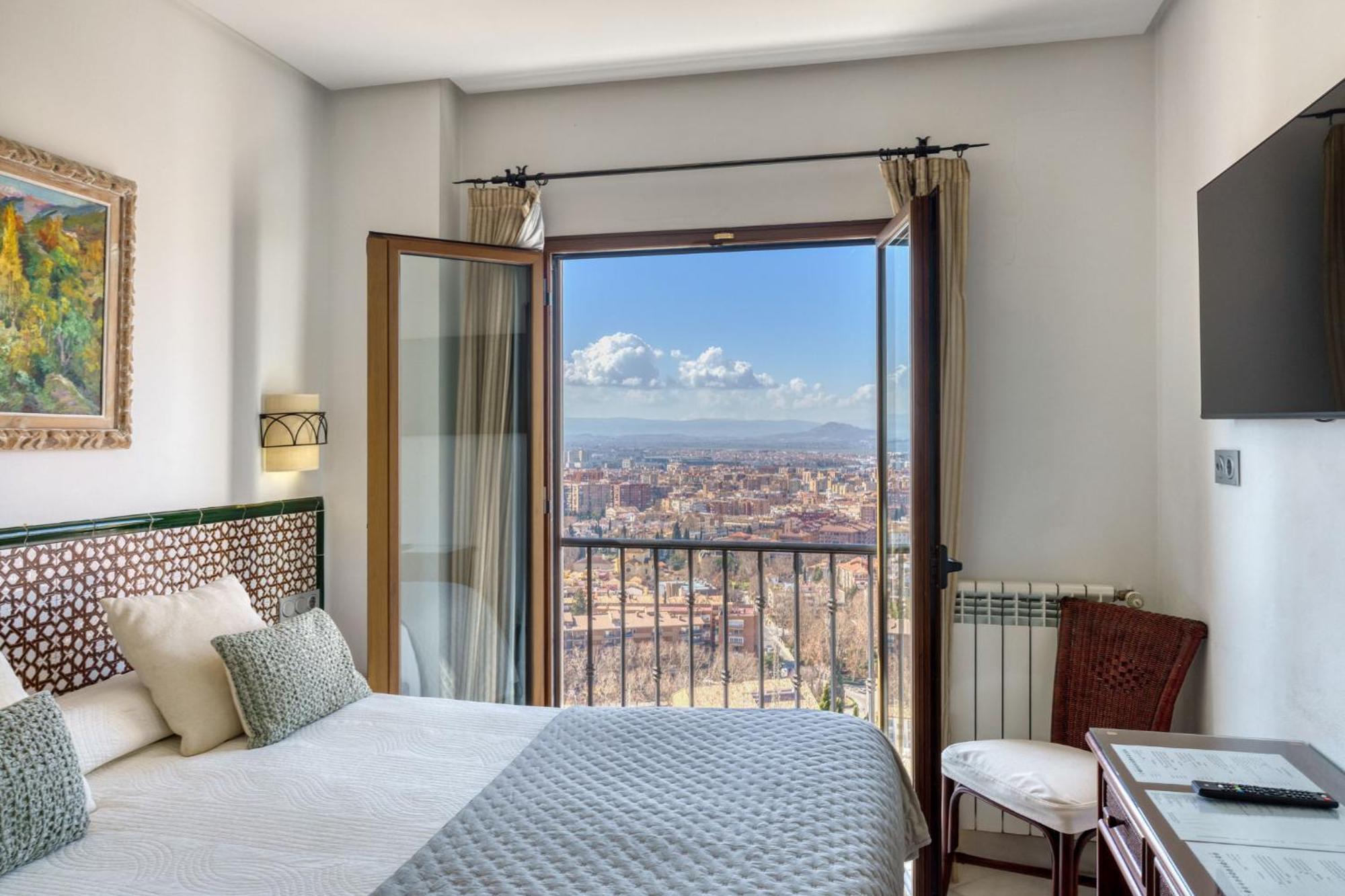 Superior Twin Room City View