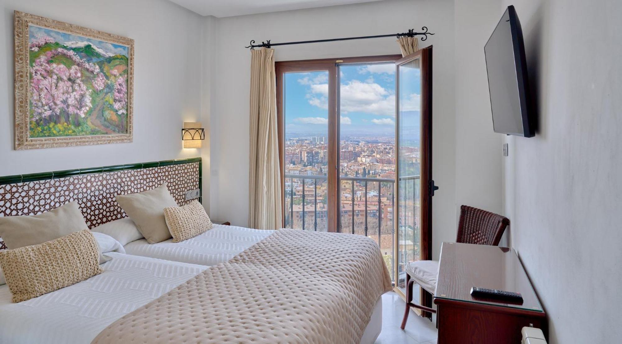 Superior Twin Room City View