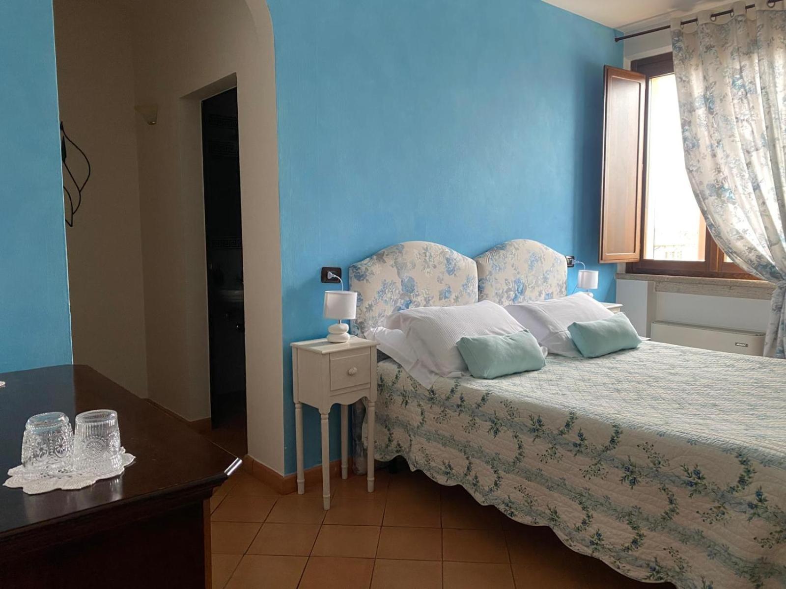 Double Room Private Bathroom