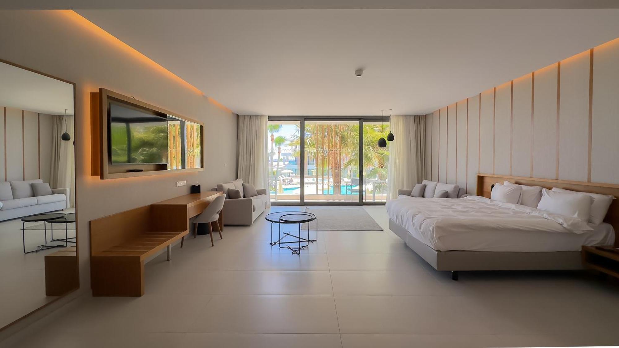 Garden Suite Balcony Pool View