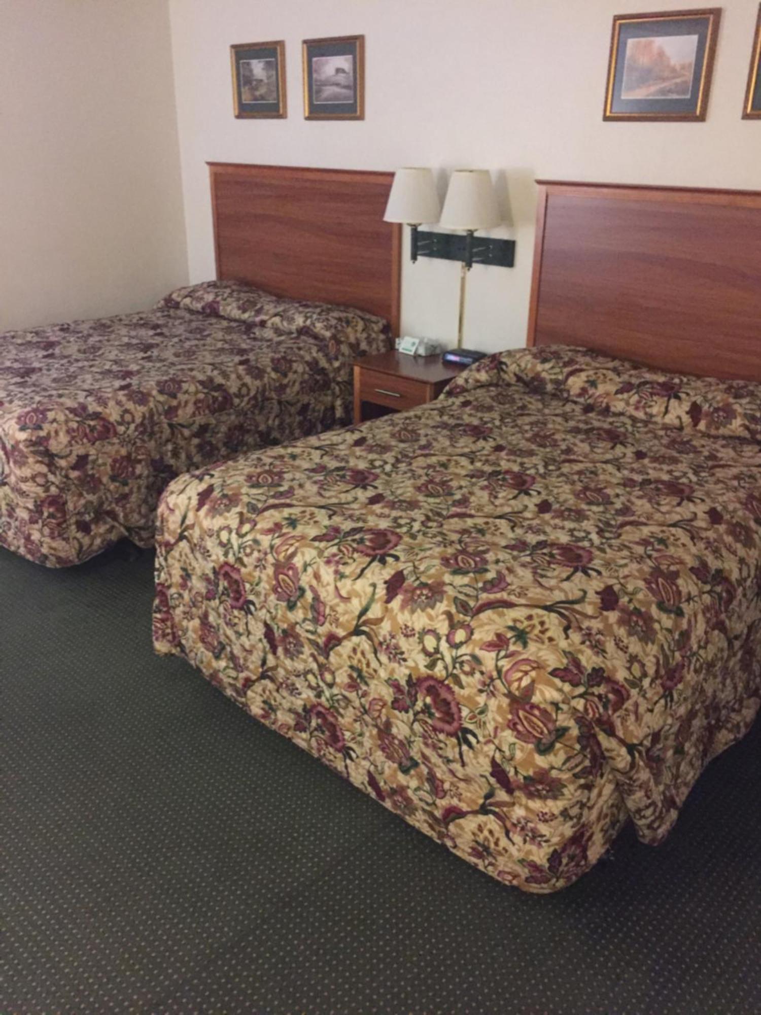Queen Room Two Queen Beds