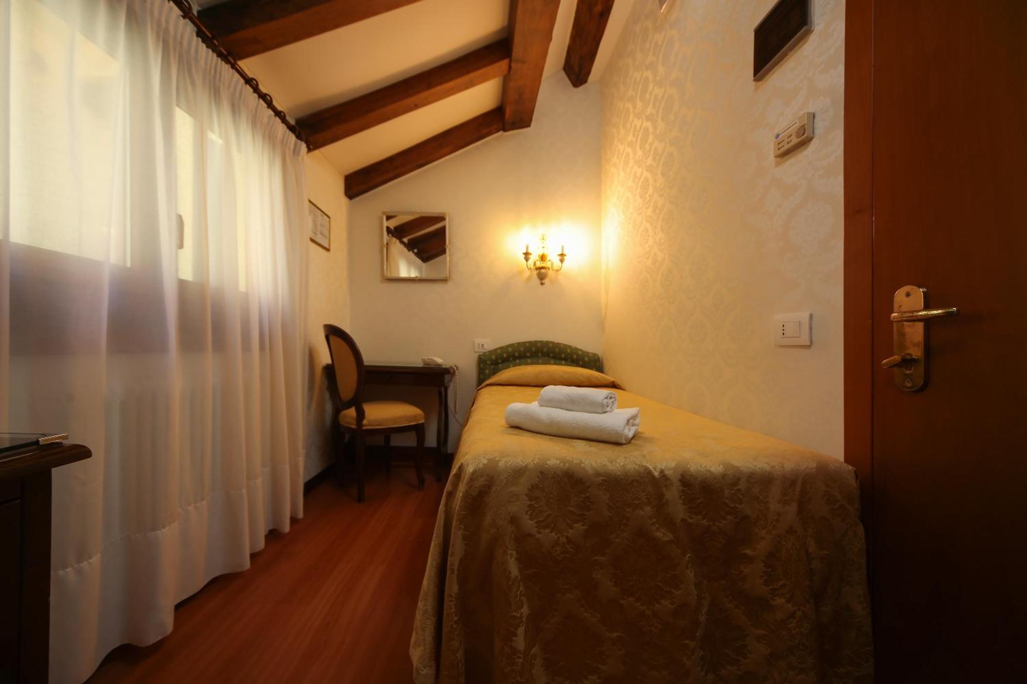 Economy Single Room