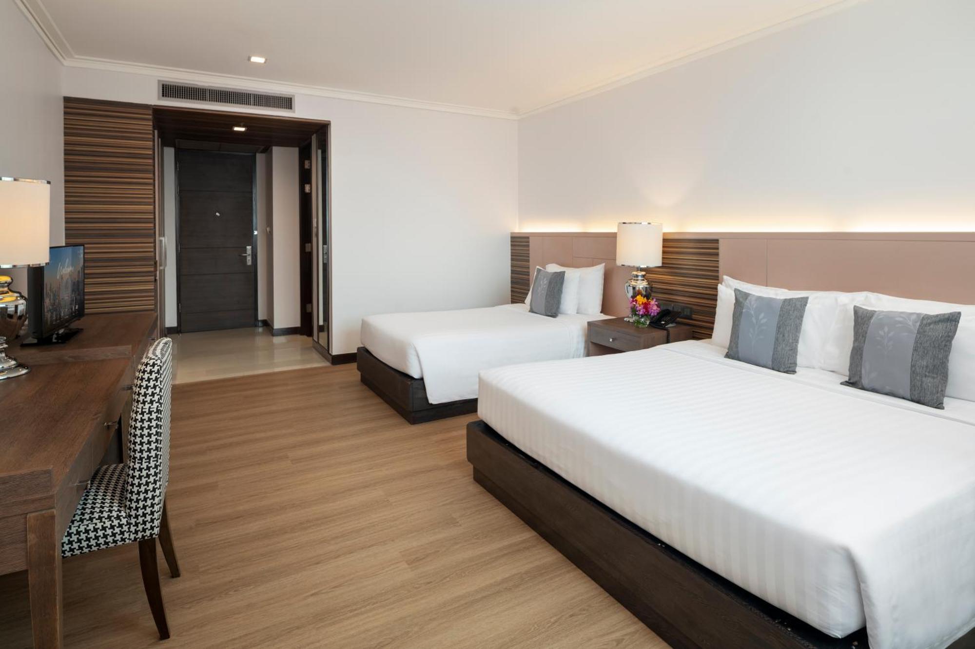 Premier Family Room North Tower
