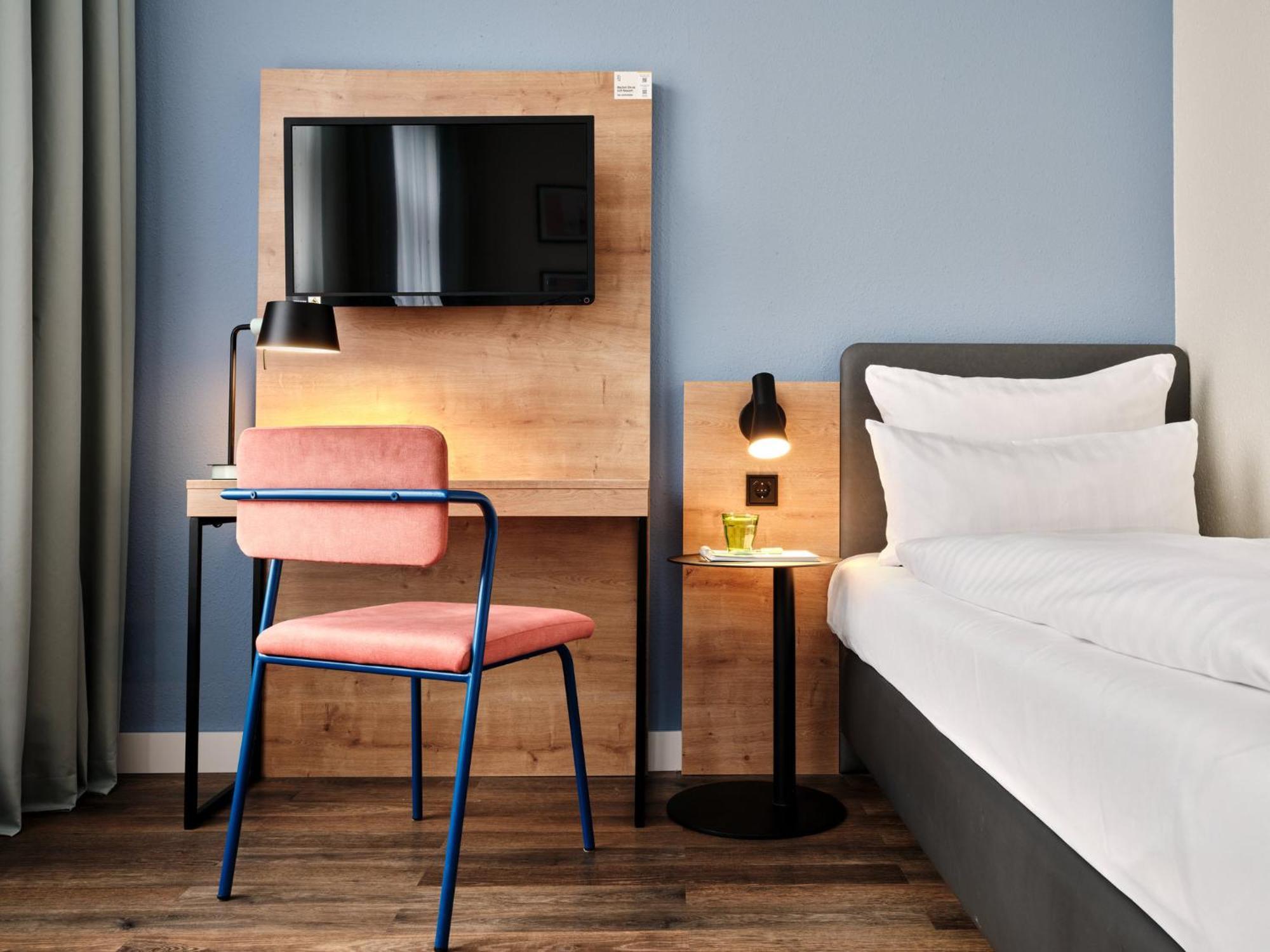 Standard Room with Two Single Beds