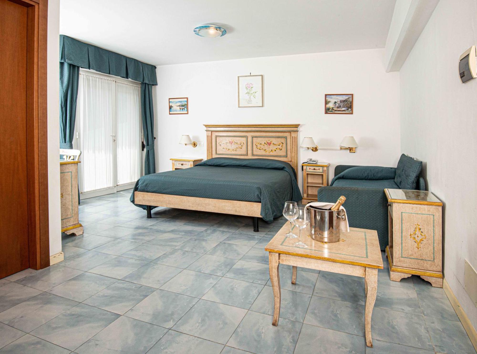 Quadruple Room Terrace