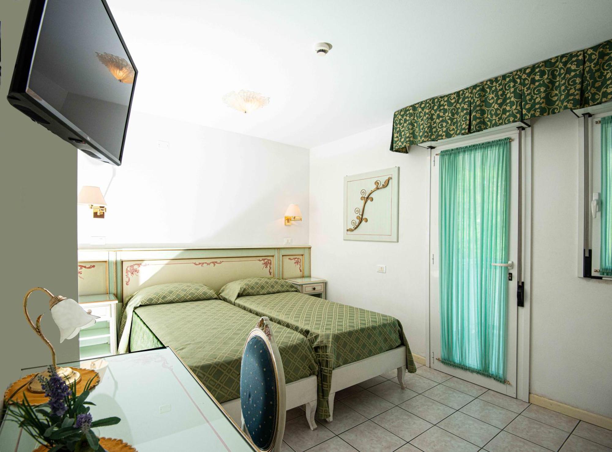 Quadruple Room Terrace