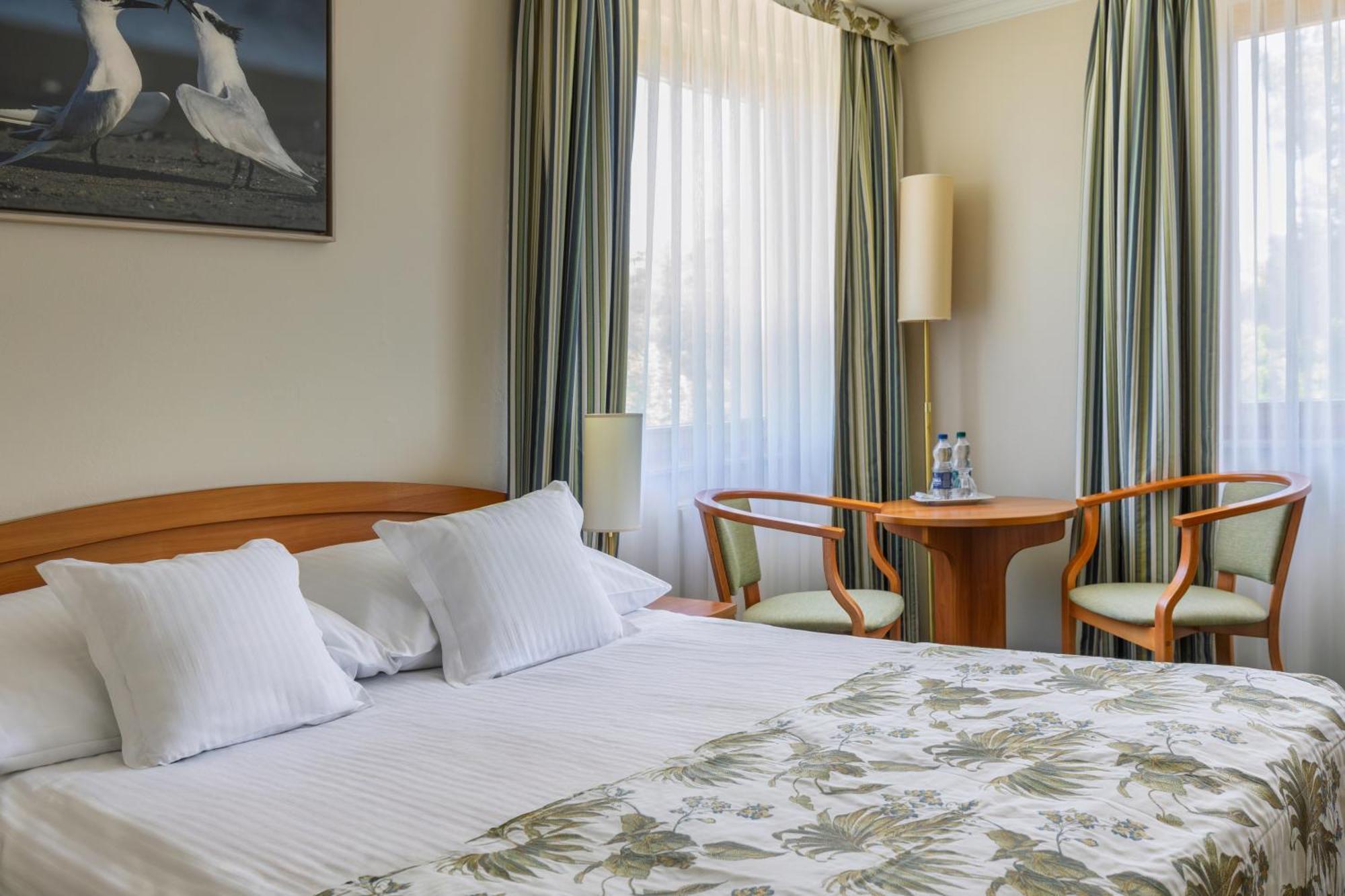 Single Room,1686424157:JPEG