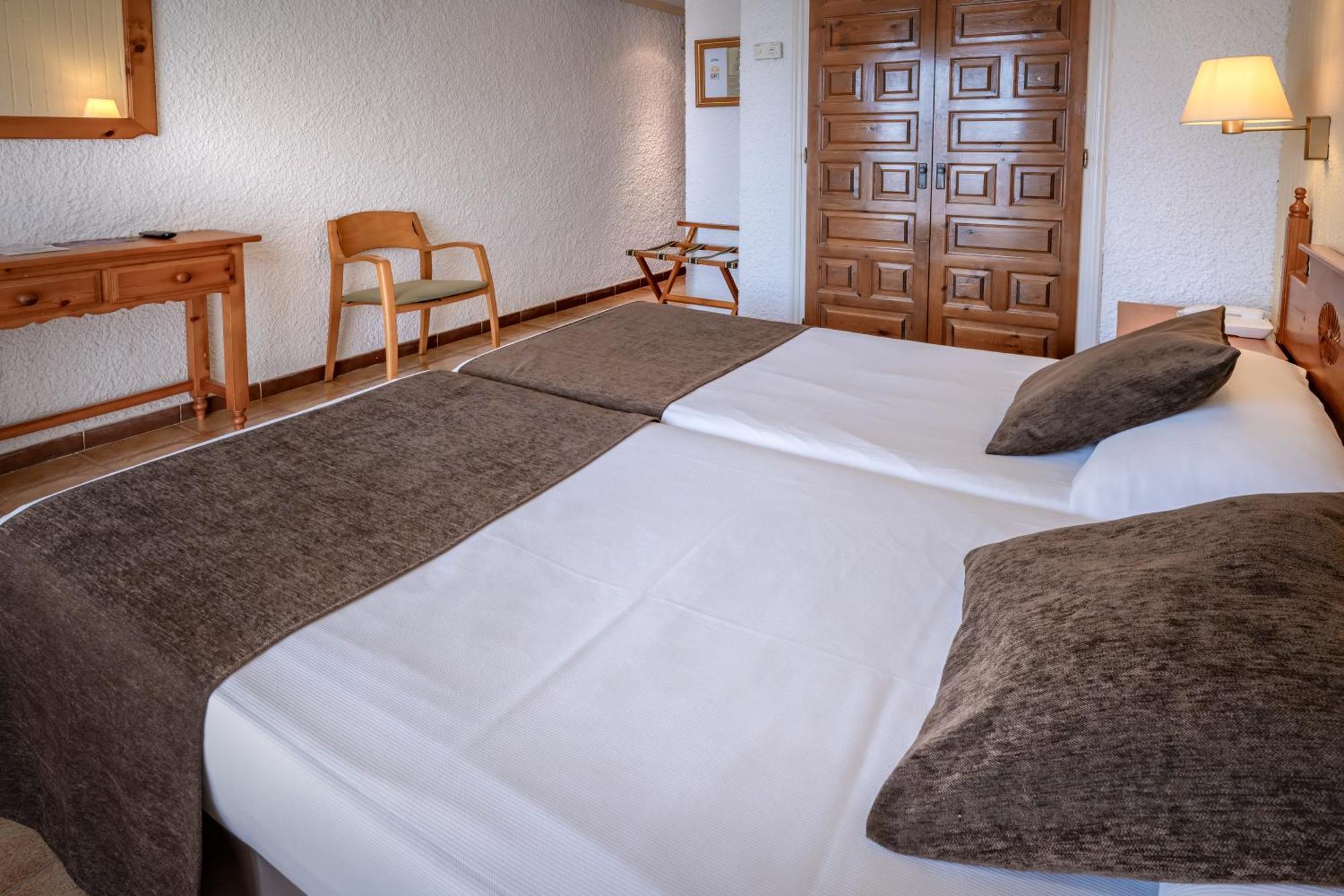 Double or Twin Room Balcony