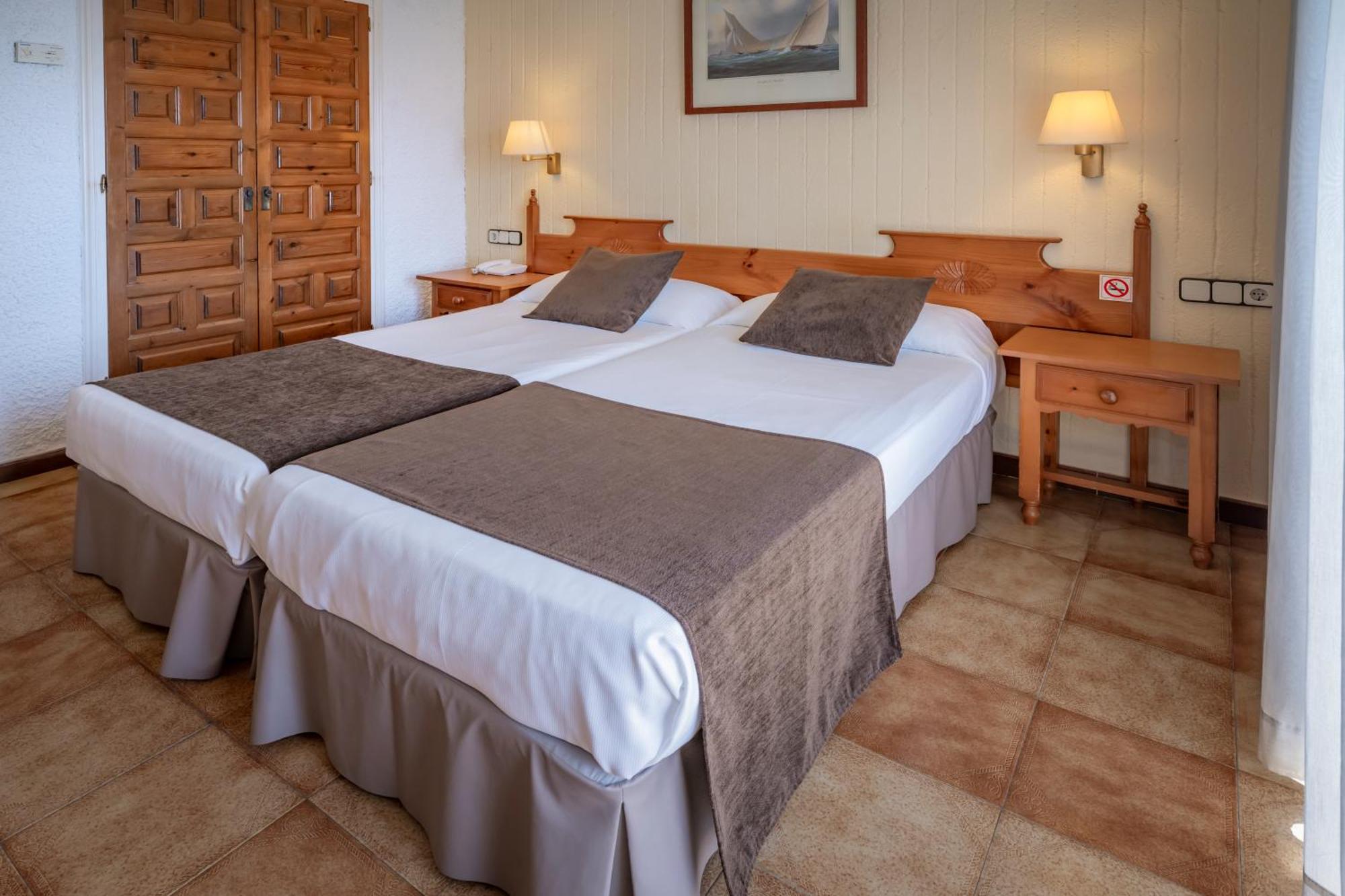Double or Twin Room Balcony