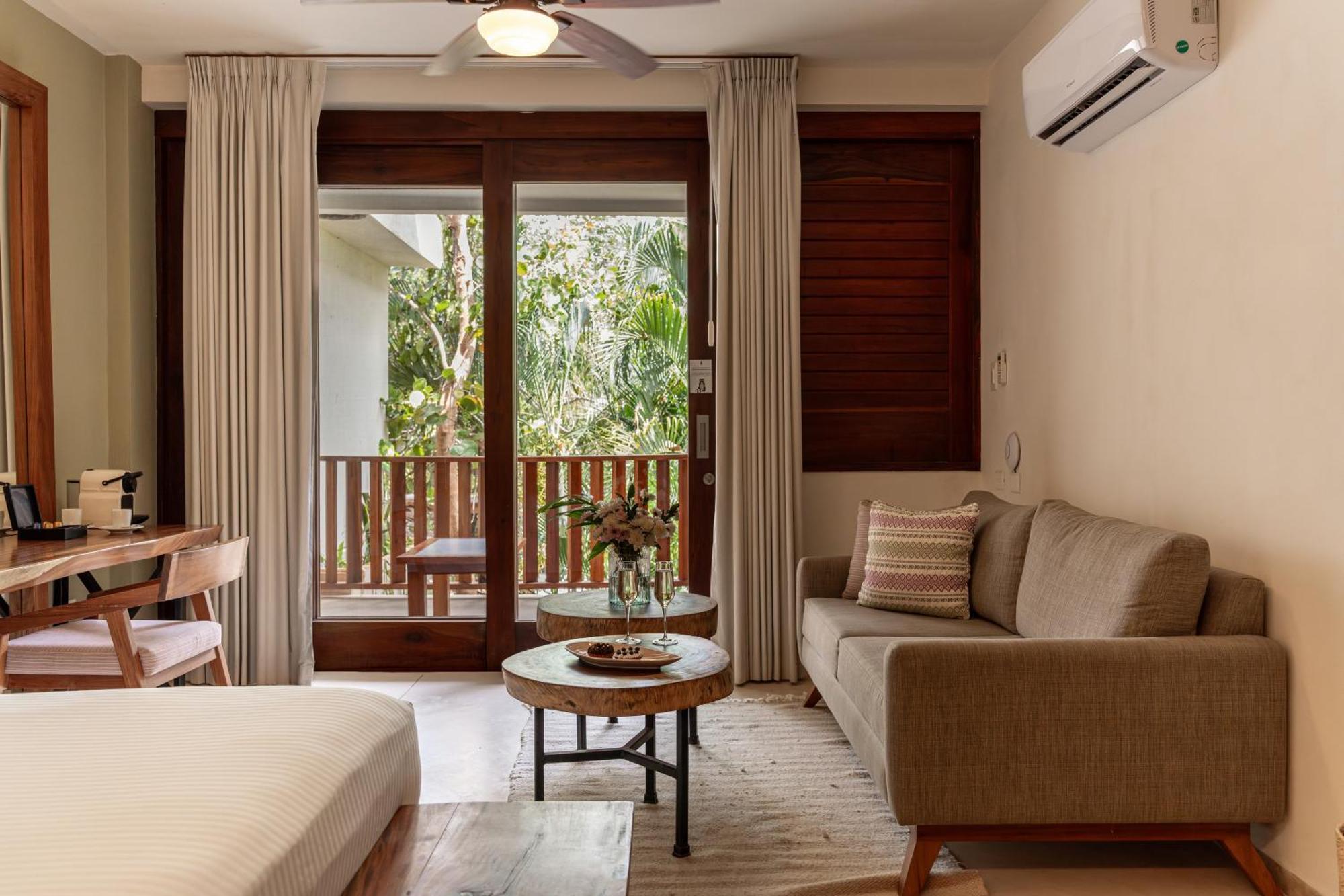 Deluxe King Suite,1694548033:JPEG