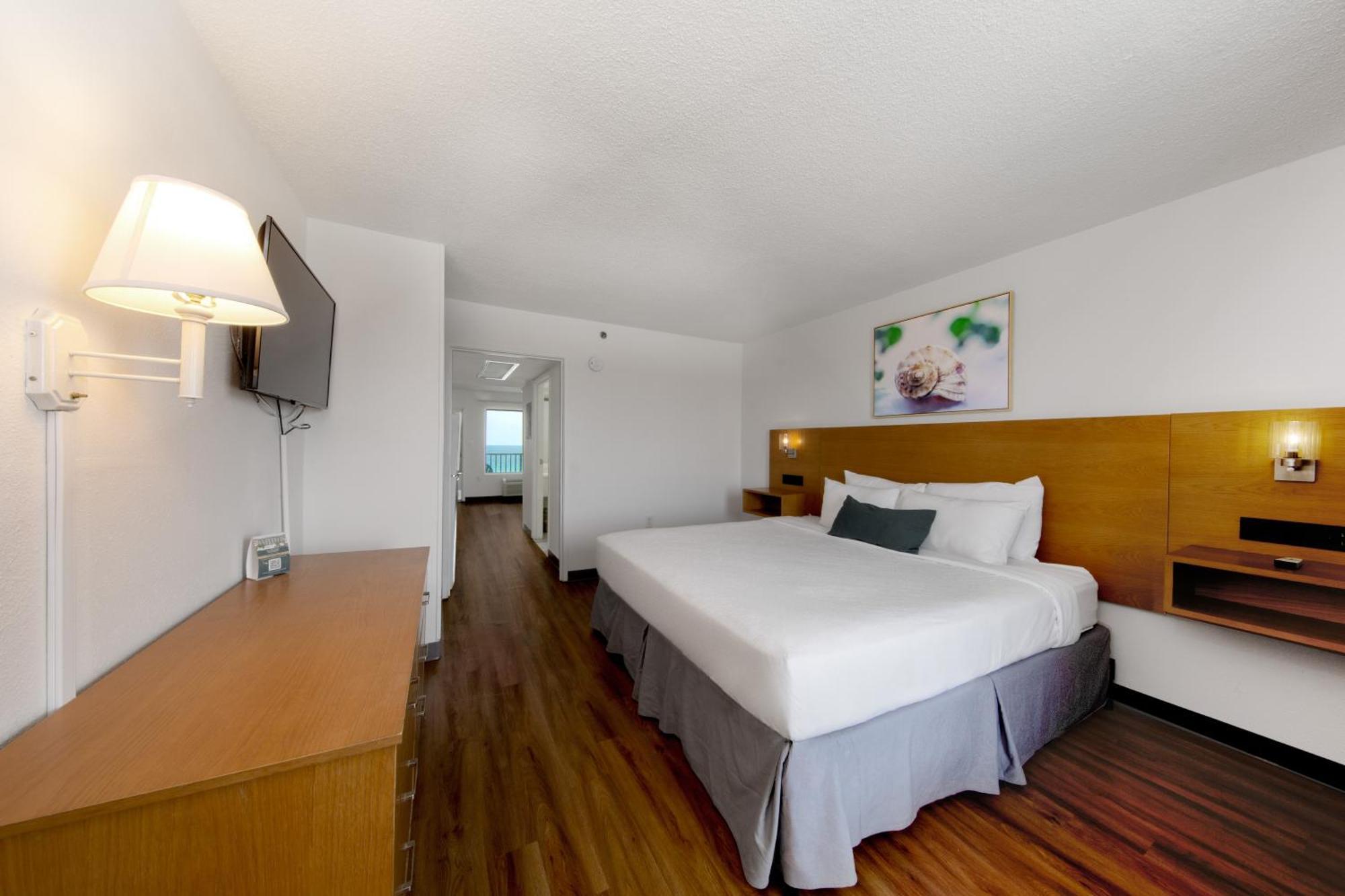 Beachfront Suite - King with Kitchen,1697869638:JPEG
