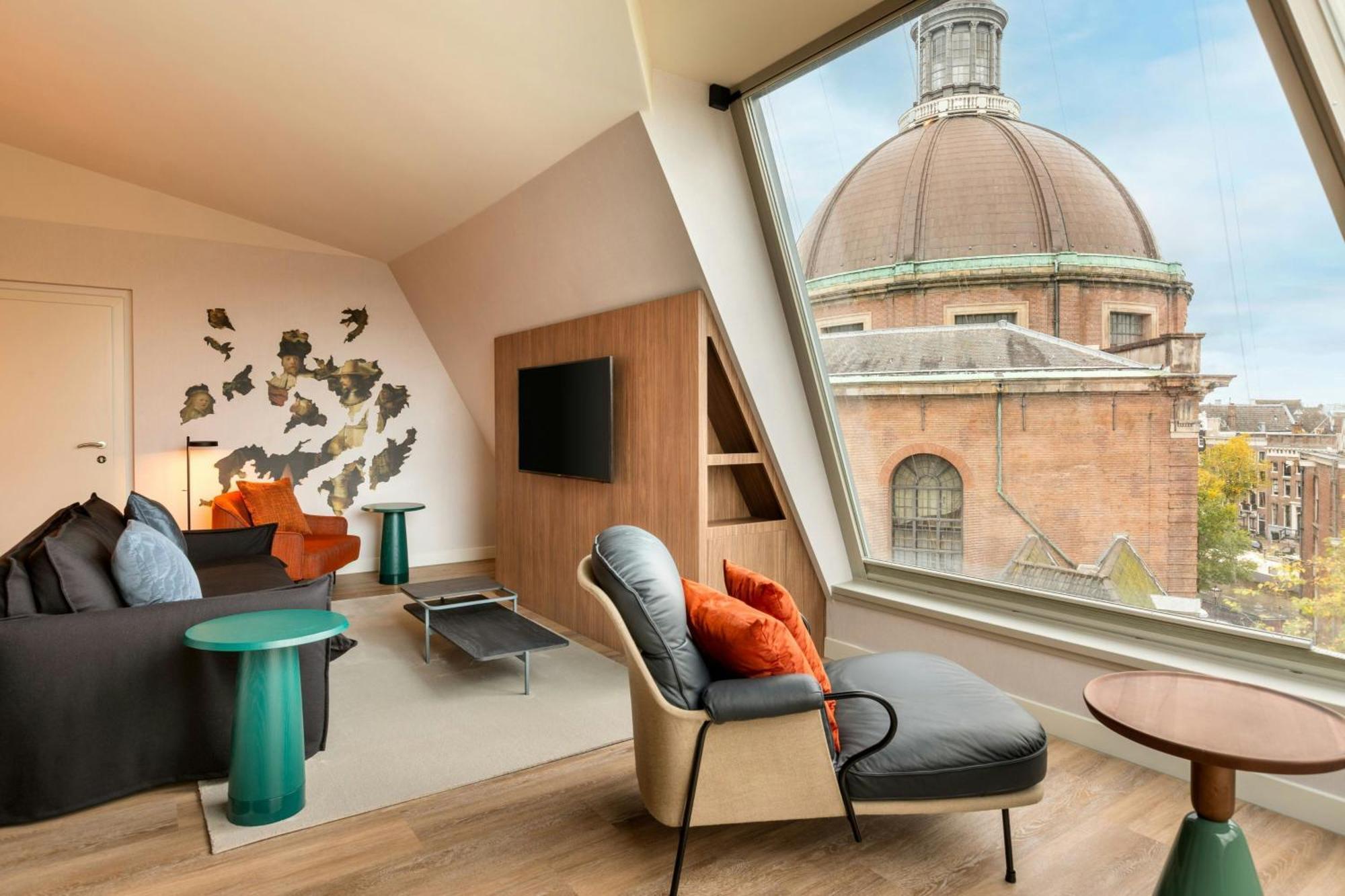 King Suite with Sofa Bed - Club Lounge Access,1697777503:JPEG